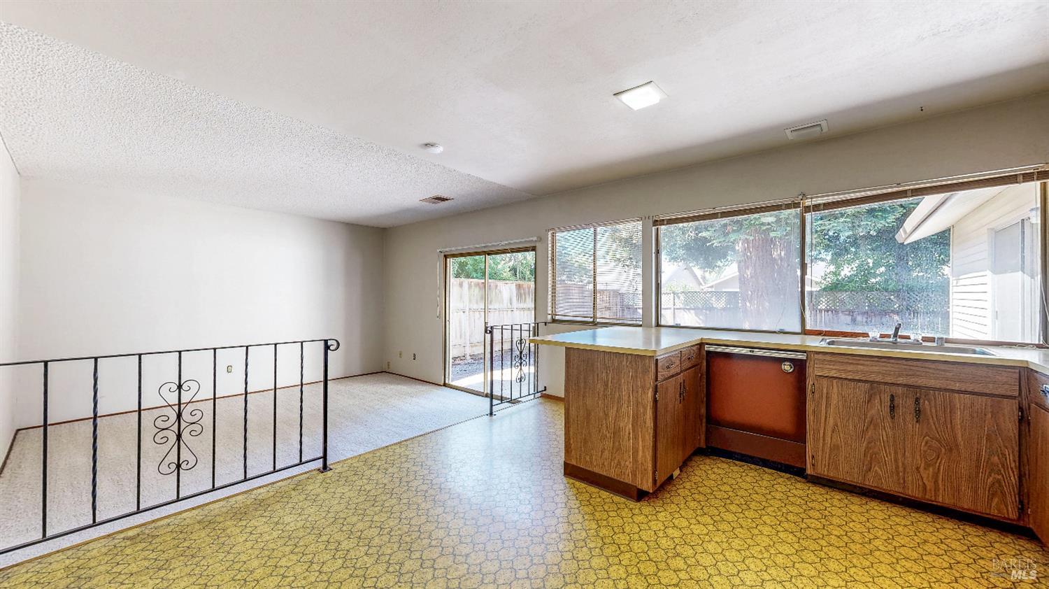 Detail Gallery Image 16 of 50 For 626 Ely Blvd, Petaluma,  CA 94954 - 3 Beds | 2 Baths