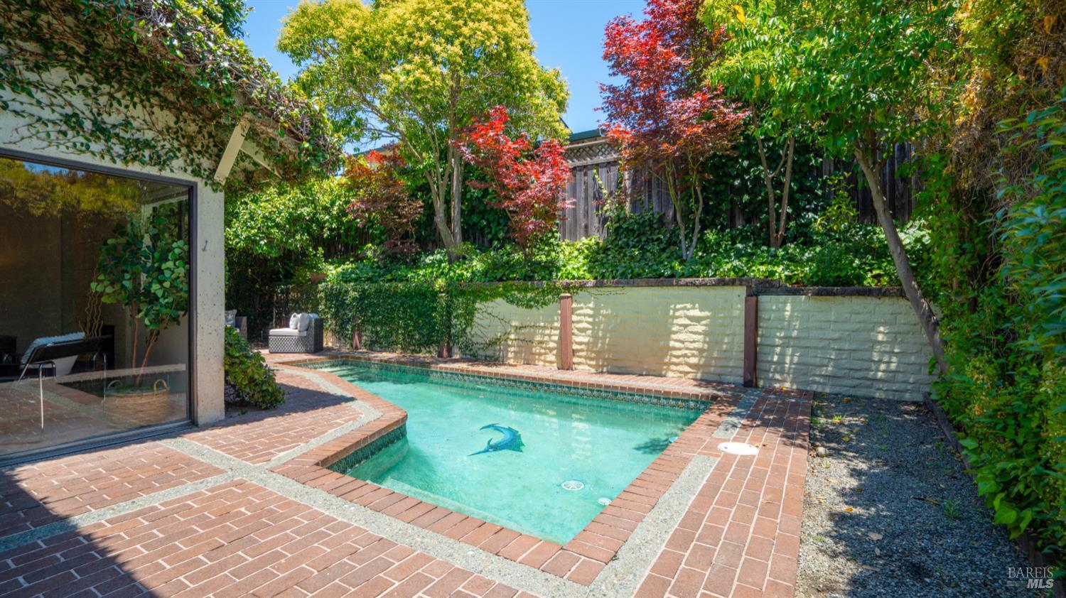 Detail Gallery Image 27 of 34 For 467 San Marin Dr, Novato,  CA 94945 - 2 Beds | 1 Baths
