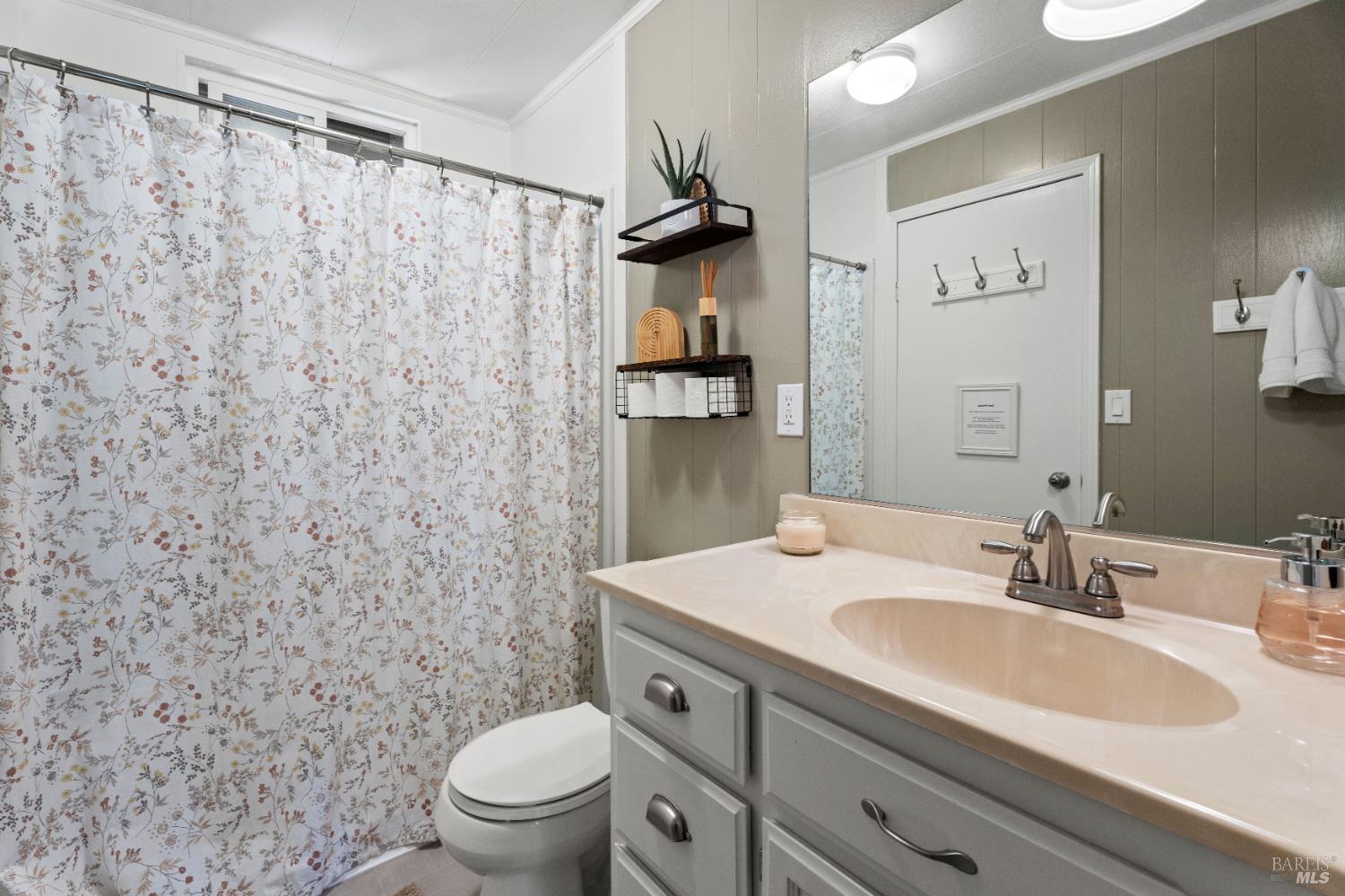 Detail Gallery Image 11 of 53 For 2650 Old River Rd, Ukiah,  CA 95482 - 2 Beds | 2 Baths