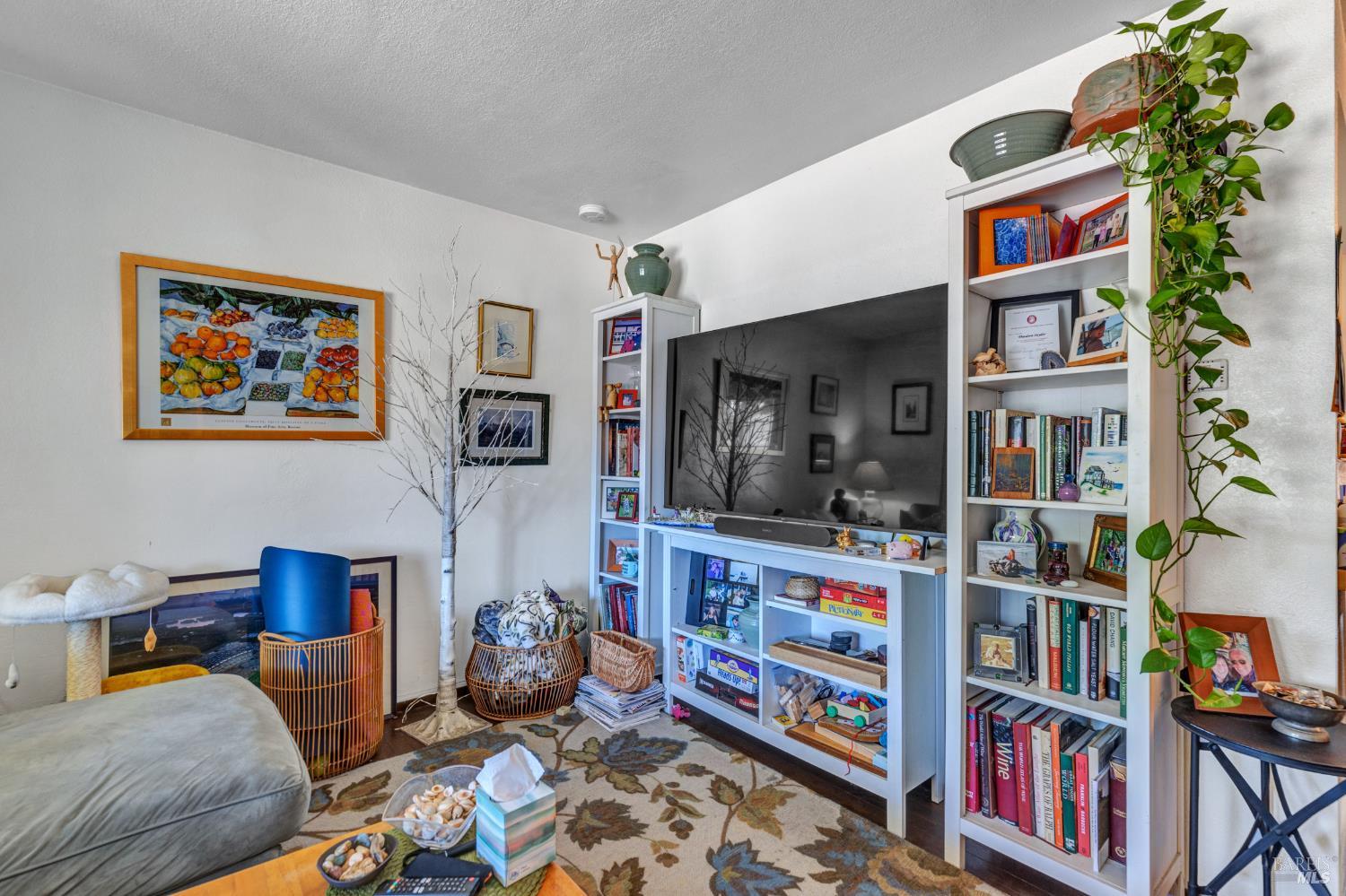 Detail Gallery Image 5 of 31 For 2720 Laurel St, Napa,  CA 94558 - – Beds | – Baths