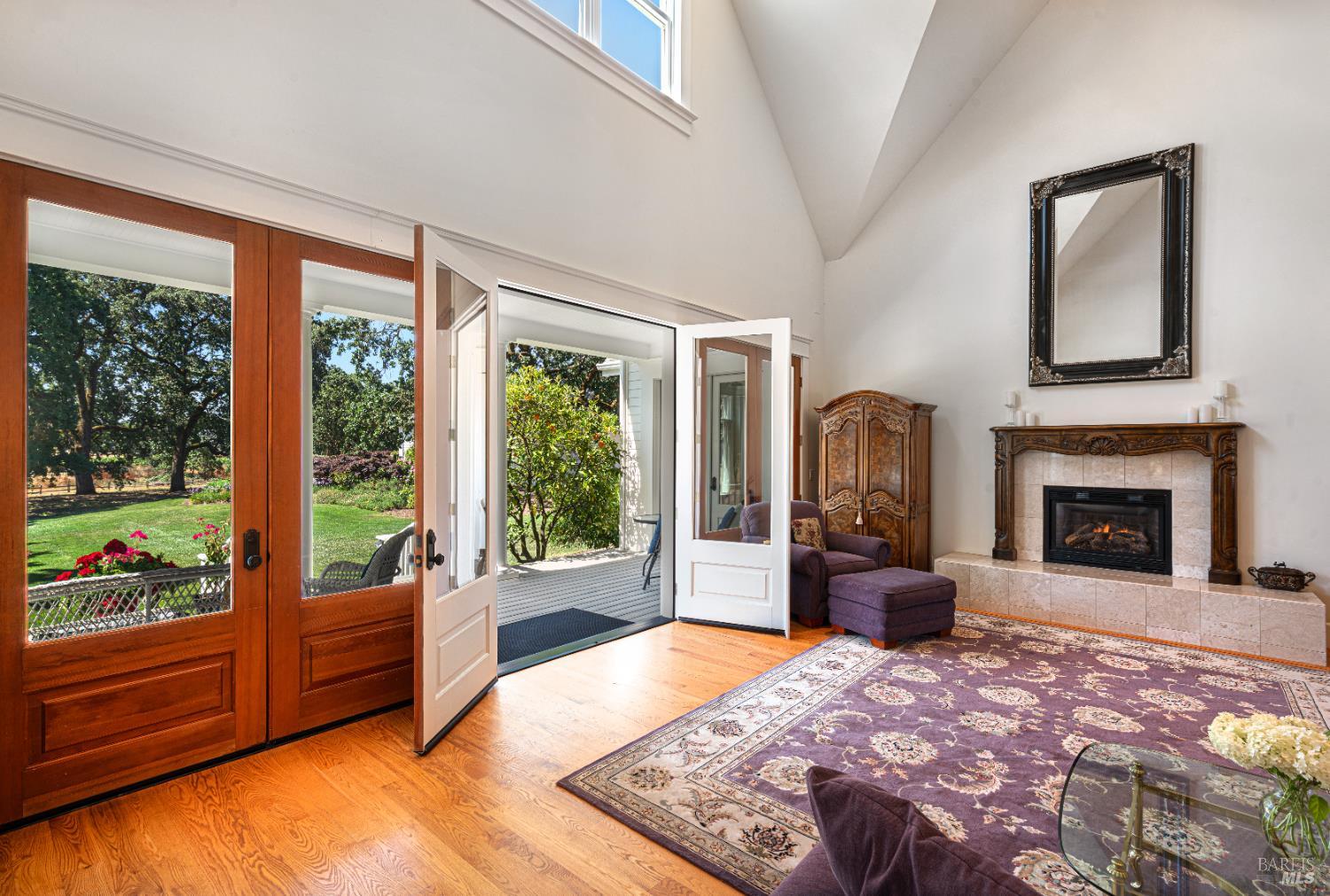 Detail Gallery Image 14 of 99 For 241 Royal Ct, Santa Rosa,  CA 95401 - 4 Beds | 4 Baths