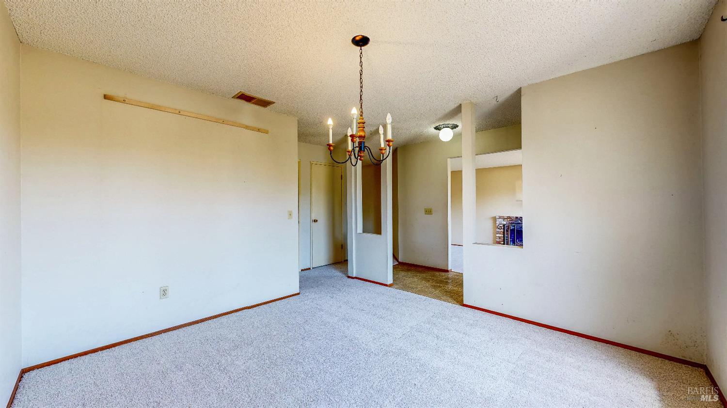 Detail Gallery Image 11 of 50 For 626 Ely Blvd, Petaluma,  CA 94954 - 3 Beds | 2 Baths
