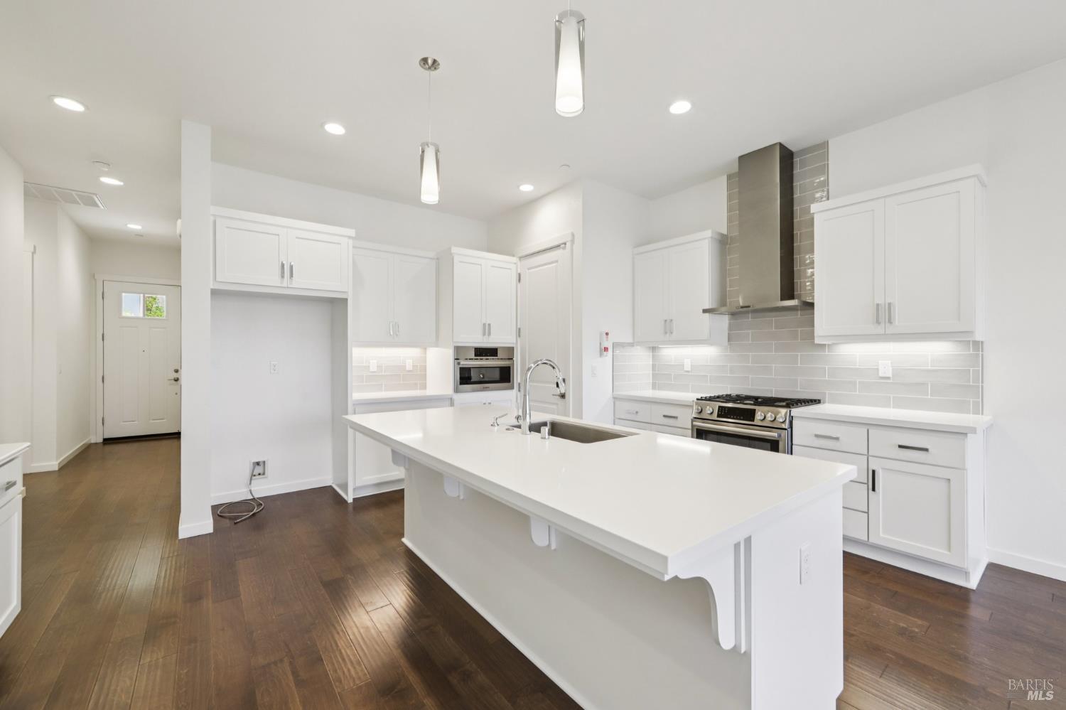 Detail Gallery Image 3 of 29 For 1737 Linden Ln, Santa Rosa,  CA 95404 - 3 Beds | 2/1 Baths
