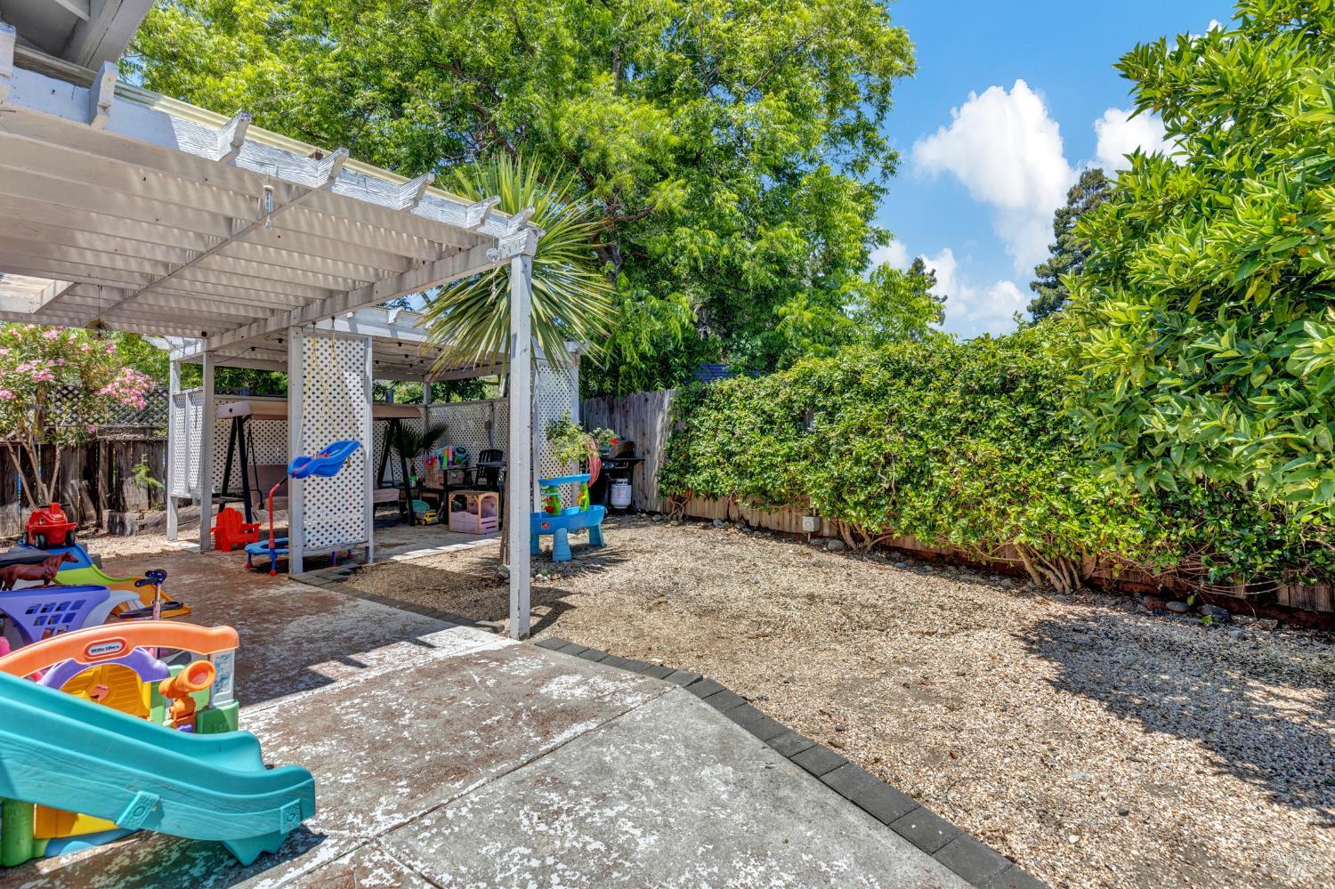 Detail Gallery Image 27 of 31 For 2720 Laurel St, Napa,  CA 94558 - – Beds | – Baths