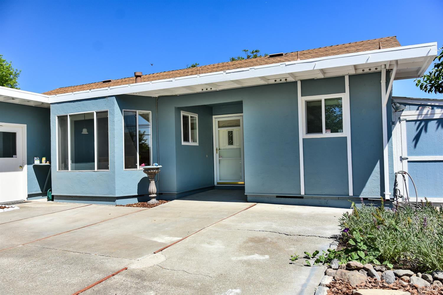 Detail Gallery Image 4 of 22 For 79 Temelec Cir, Sonoma,  CA 95476 - 2 Beds | 2 Baths