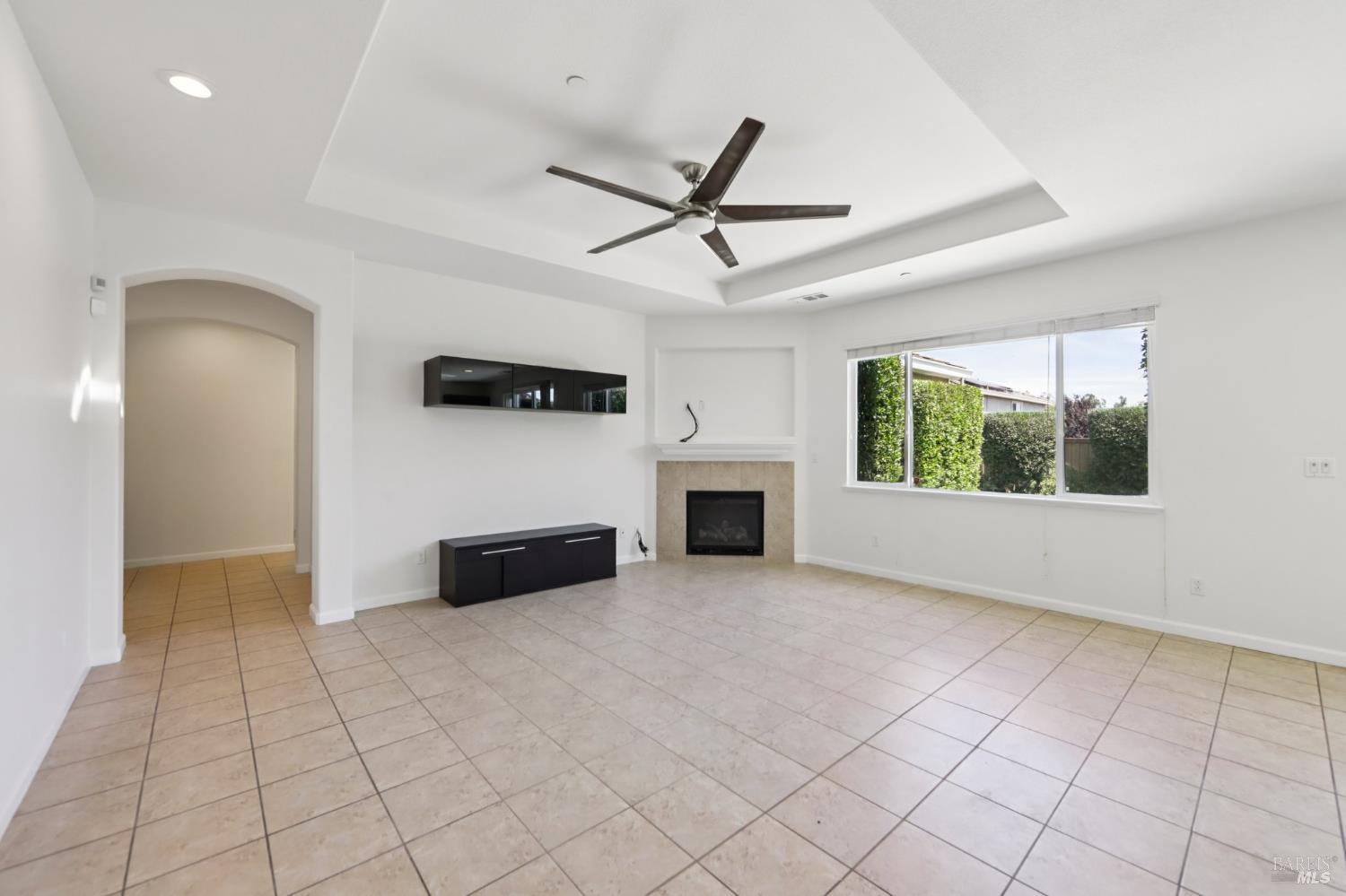 Detail Gallery Image 13 of 48 For 1864 Boardsman Way, Fairfield,  CA 94533 - 4 Beds | 2/1 Baths