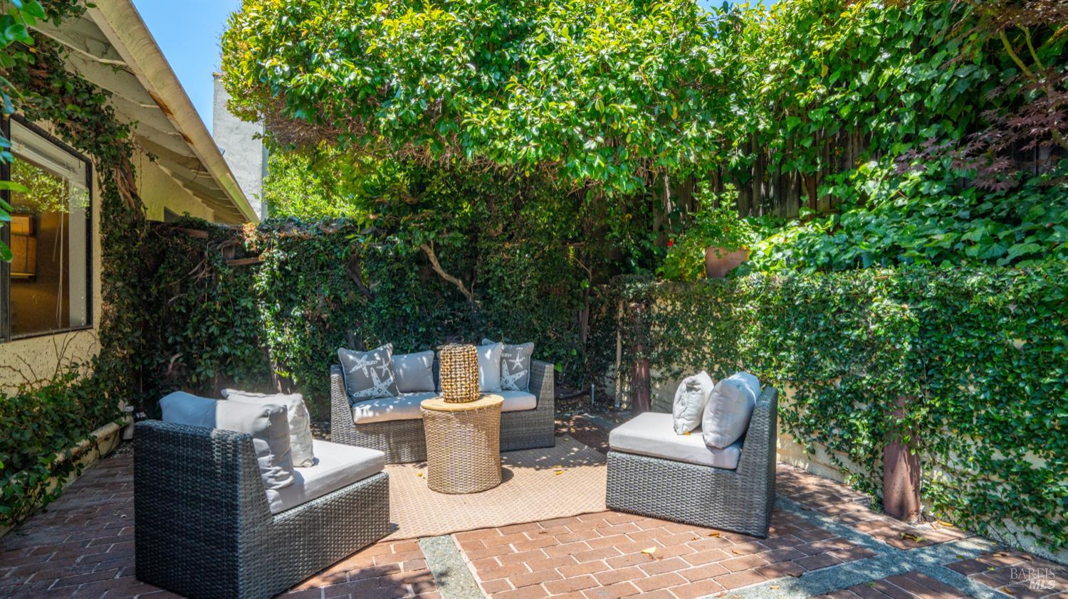 Detail Gallery Image 31 of 34 For 467 San Marin Dr, Novato,  CA 94945 - 2 Beds | 1 Baths