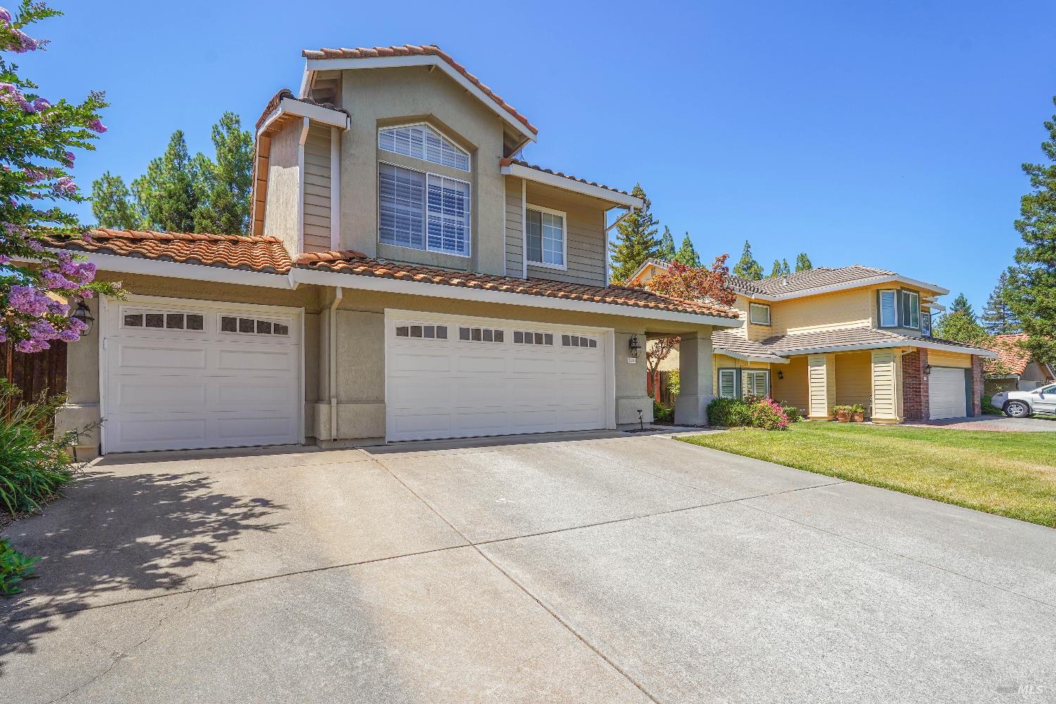 Detail Gallery Image 3 of 87 For 243 Lone Oak Dr, Vacaville,  CA 95688 - 4 Beds | 3 Baths