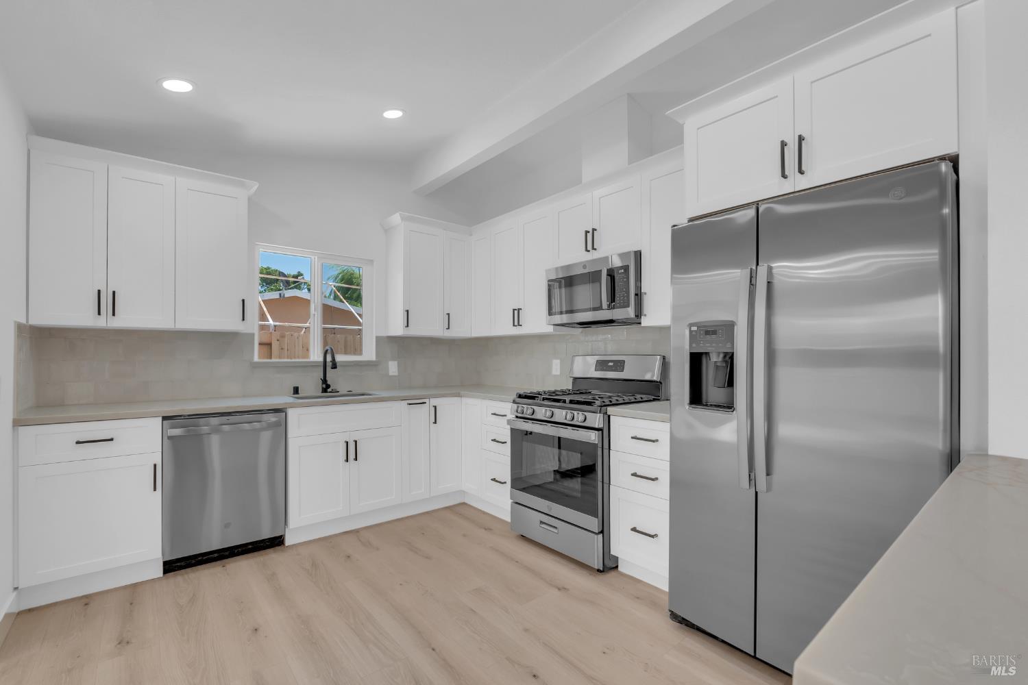 Detail Gallery Image 18 of 28 For 1700 Fillmore St, Fairfield,  CA 94533 - 3 Beds | 2 Baths