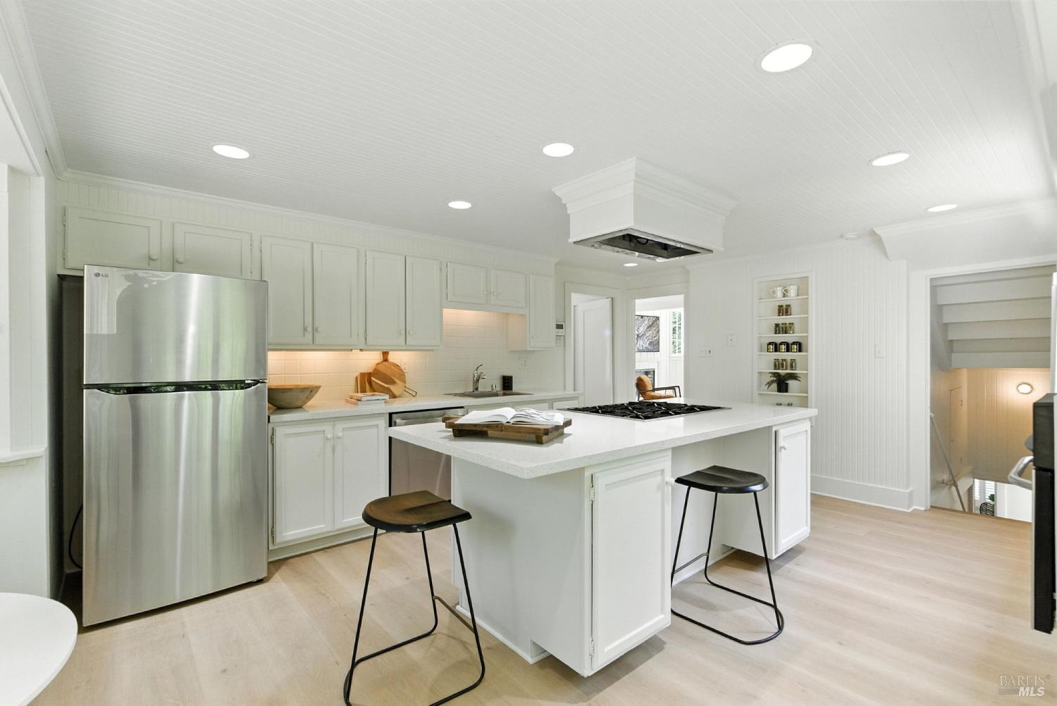 Detail Gallery Image 24 of 47 For 3337 Shoreline Highway Unkn, Stinson Beach,  CA 94970 - 3 Beds | 2/1 Baths