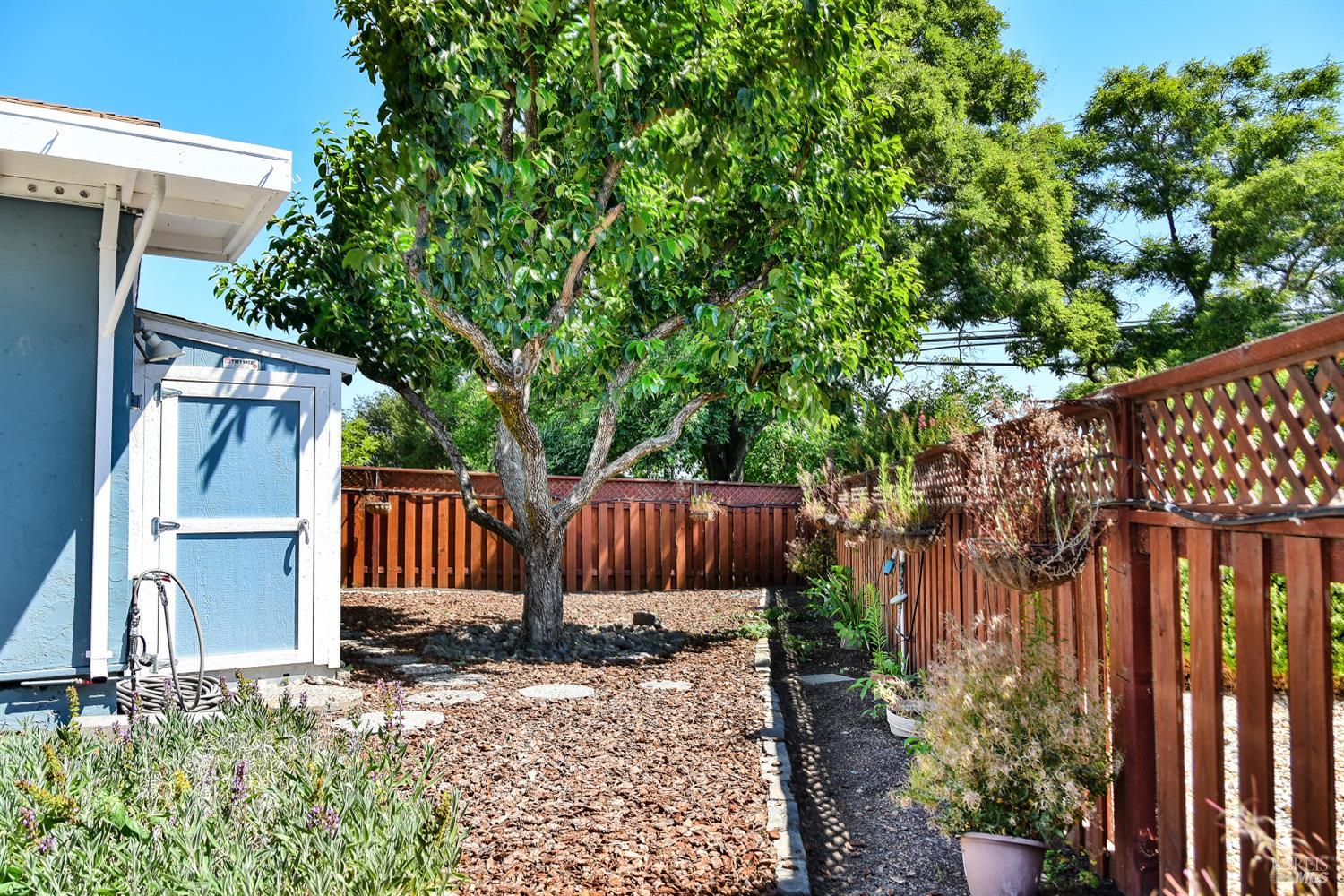 Detail Gallery Image 6 of 22 For 79 Temelec Cir, Sonoma,  CA 95476 - 2 Beds | 2 Baths