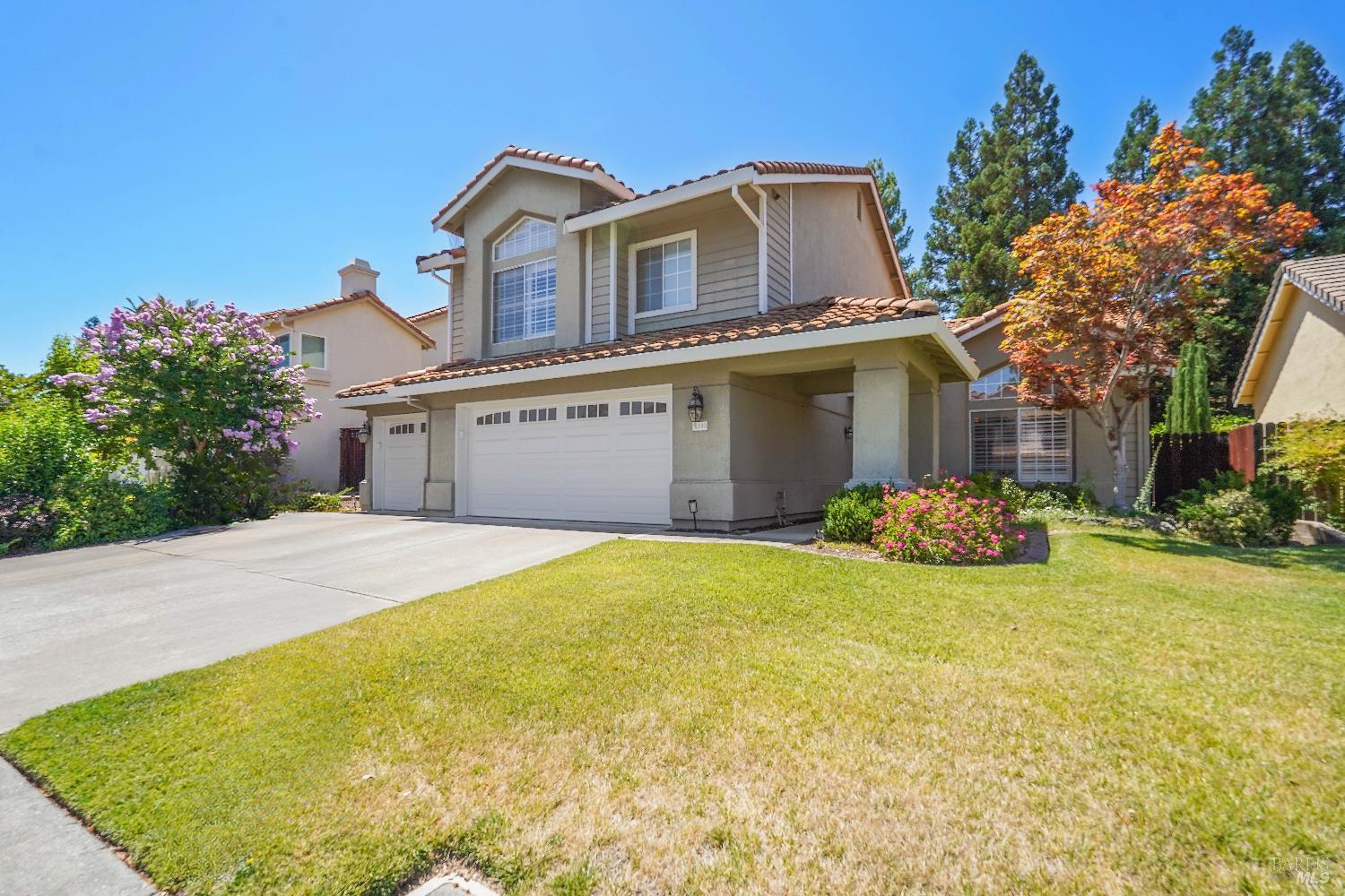 Detail Gallery Image 2 of 87 For 243 Lone Oak Dr, Vacaville,  CA 95688 - 4 Beds | 3 Baths