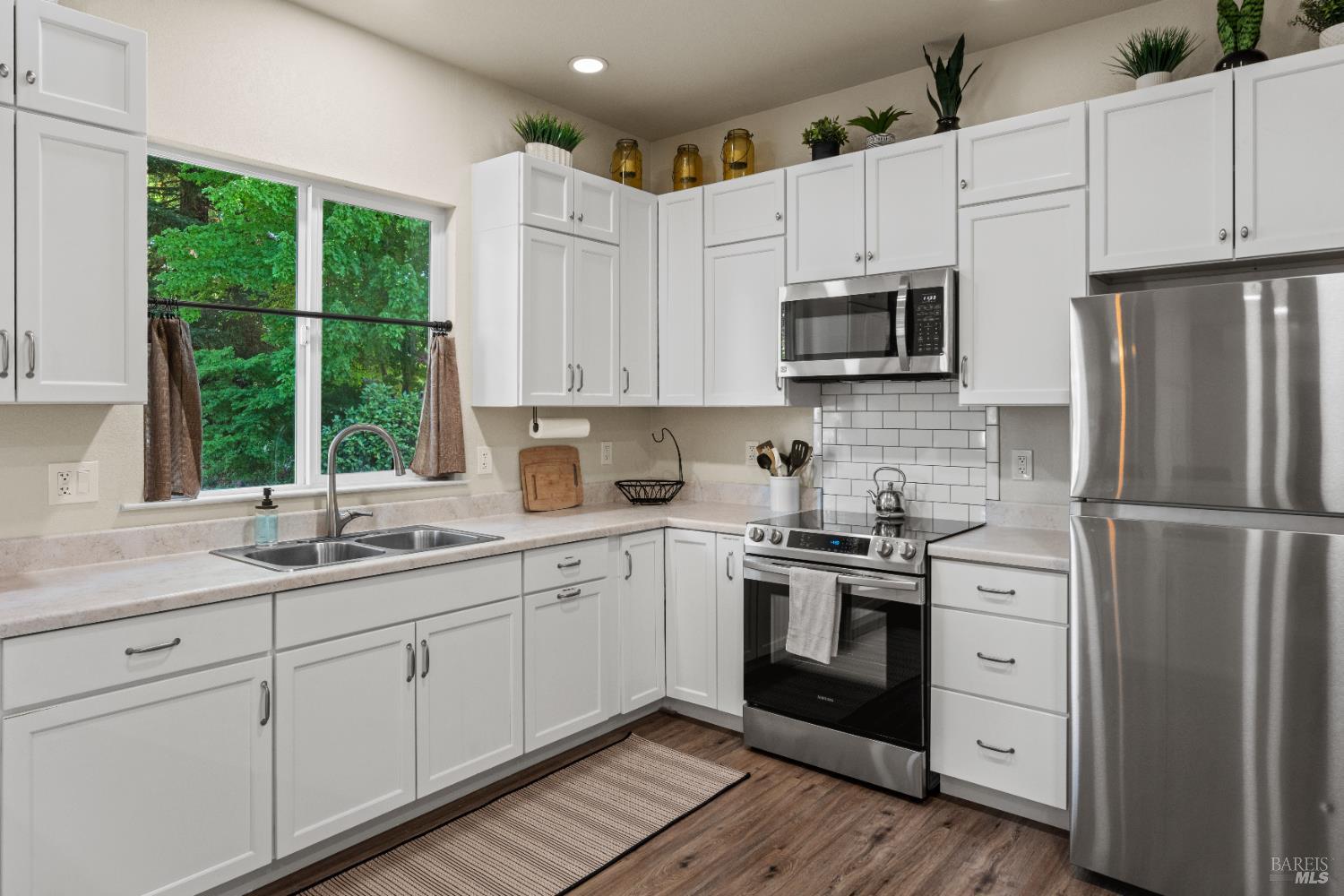 Detail Gallery Image 21 of 53 For 2650 Old River Rd, Ukiah,  CA 95482 - 2 Beds | 2 Baths