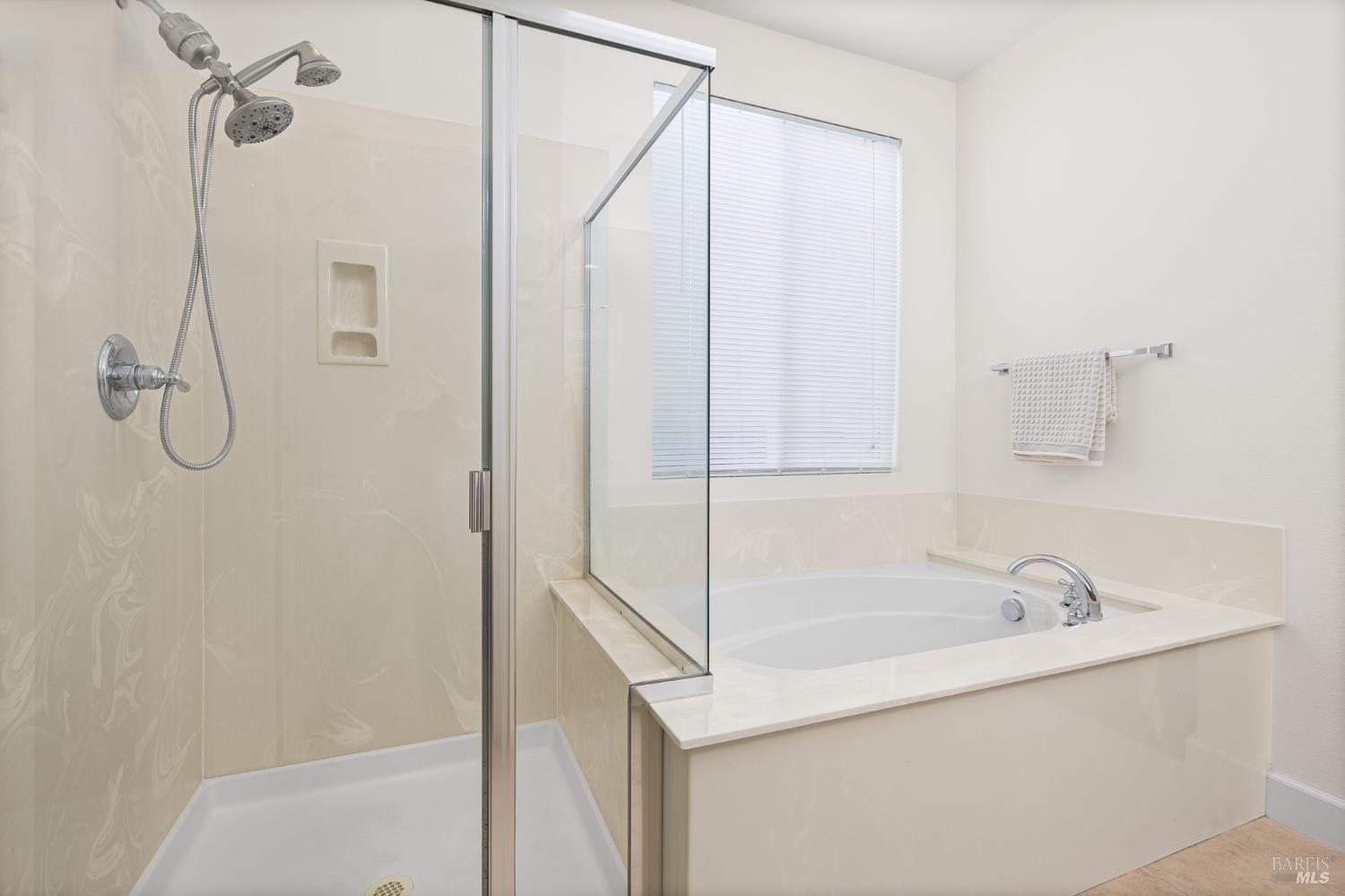 Detail Gallery Image 18 of 39 For 146 Hearthstone Dr, American Canyon,  CA 94503 - 3 Beds | 2 Baths