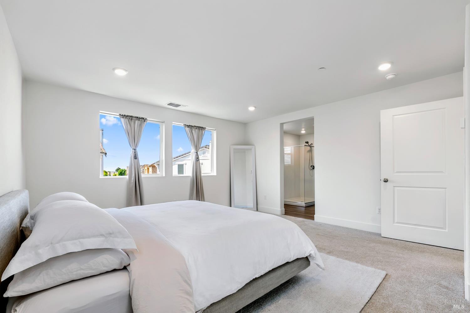 Detail Gallery Image 19 of 36 For 153 Frontier St, American Canyon,  CA 94503 - 4 Beds | 3 Baths