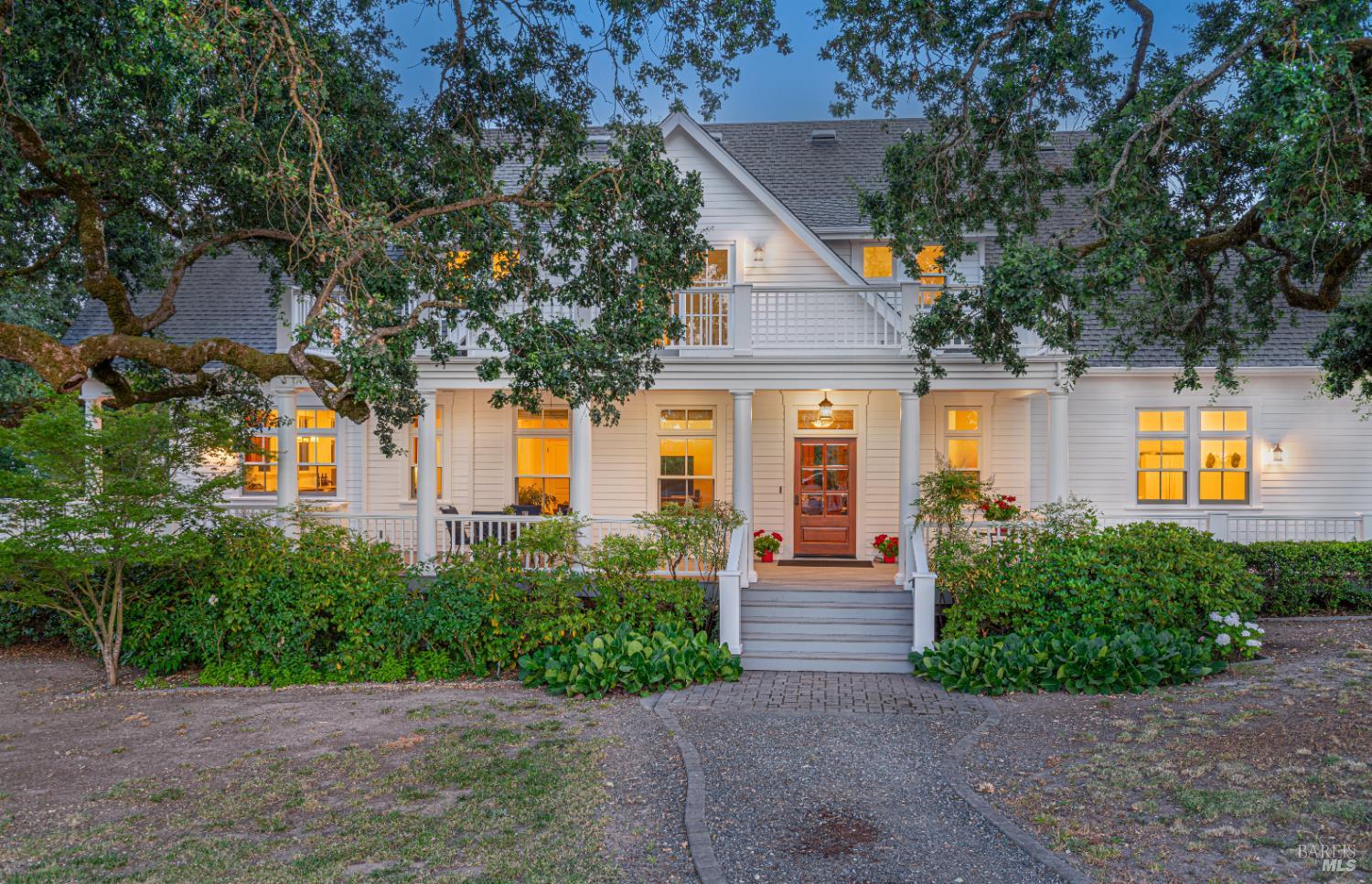Detail Gallery Image 4 of 99 For 241 Royal Ct, Santa Rosa,  CA 95401 - 4 Beds | 4 Baths