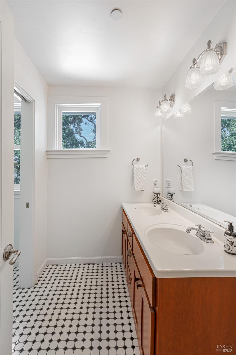 Detail Gallery Image 70 of 99 For 241 Royal Ct, Santa Rosa,  CA 95401 - 4 Beds | 4 Baths