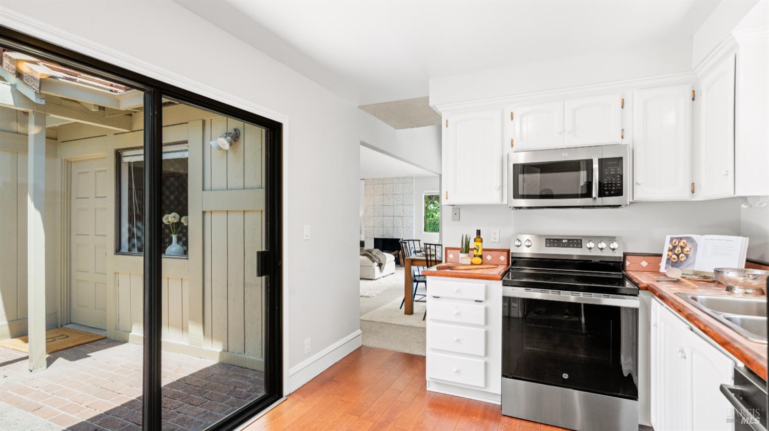 Detail Gallery Image 15 of 34 For 467 San Marin Dr, Novato,  CA 94945 - 2 Beds | 1 Baths