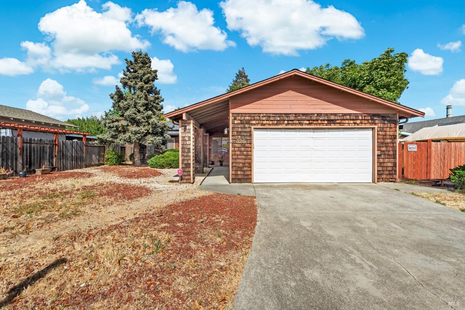 Detail Gallery Image 1 of 31 For 320 Serrano Ct, Fairfield,  CA 94533 - 4 Beds | 2 Baths