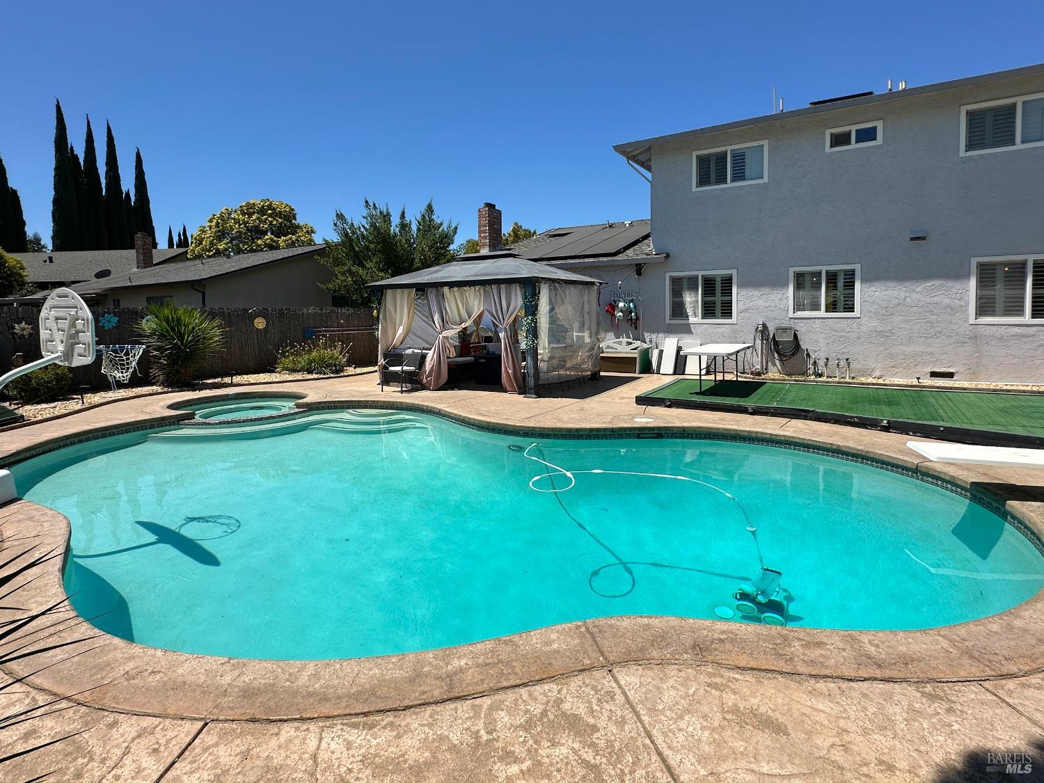 Detail Gallery Image 29 of 44 For 2098 Strauss Dr, Fairfield,  CA 94533 - 4 Beds | 2/1 Baths