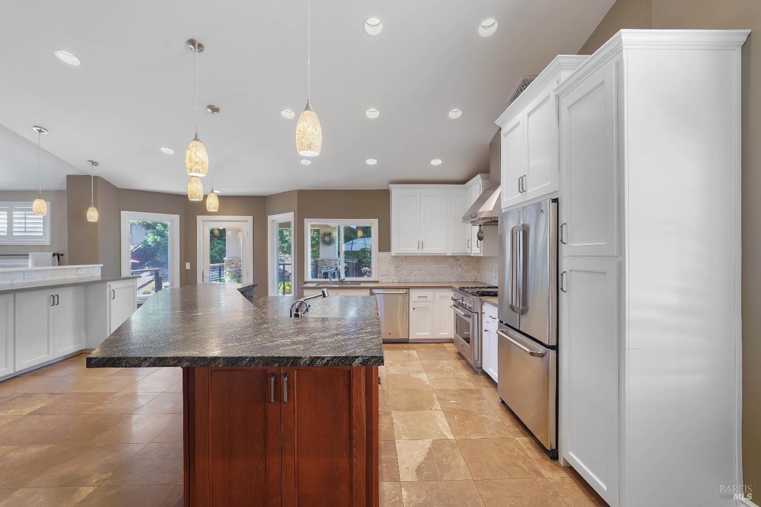 Detail Gallery Image 16 of 87 For 243 Lone Oak Dr, Vacaville,  CA 95688 - 4 Beds | 3 Baths