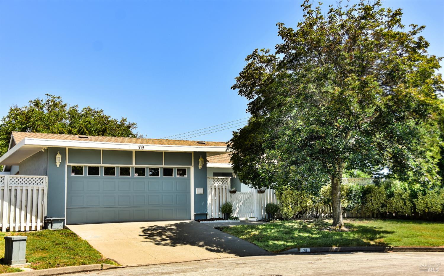 Detail Gallery Image 1 of 22 For 79 Temelec Cir, Sonoma,  CA 95476 - 2 Beds | 2 Baths