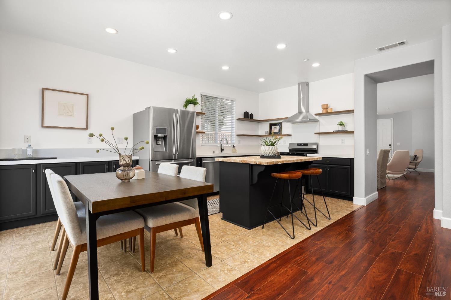 Detail Gallery Image 12 of 39 For 146 Hearthstone Dr, American Canyon,  CA 94503 - 3 Beds | 2 Baths