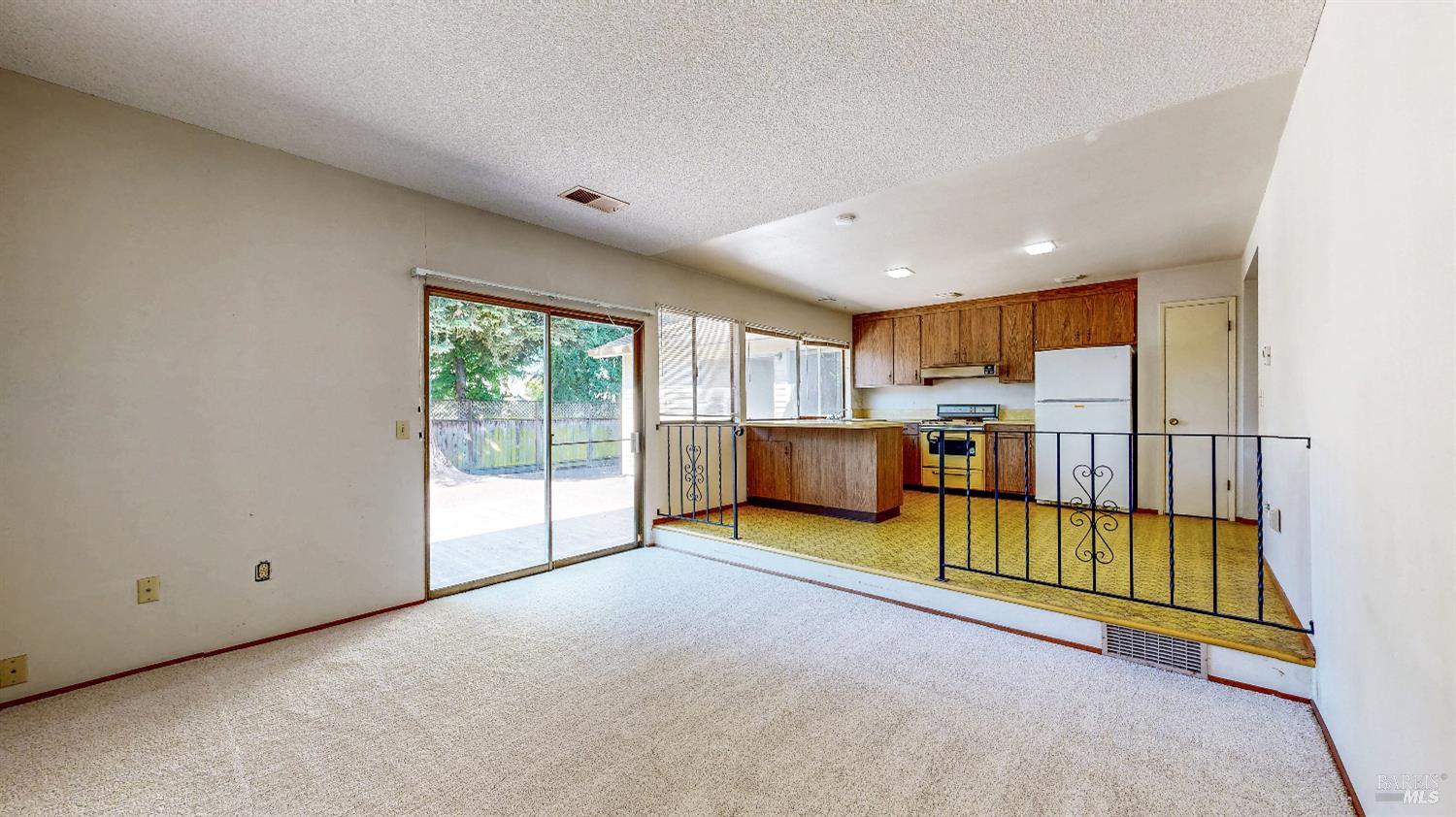Detail Gallery Image 15 of 50 For 626 Ely Blvd, Petaluma,  CA 94954 - 3 Beds | 2 Baths