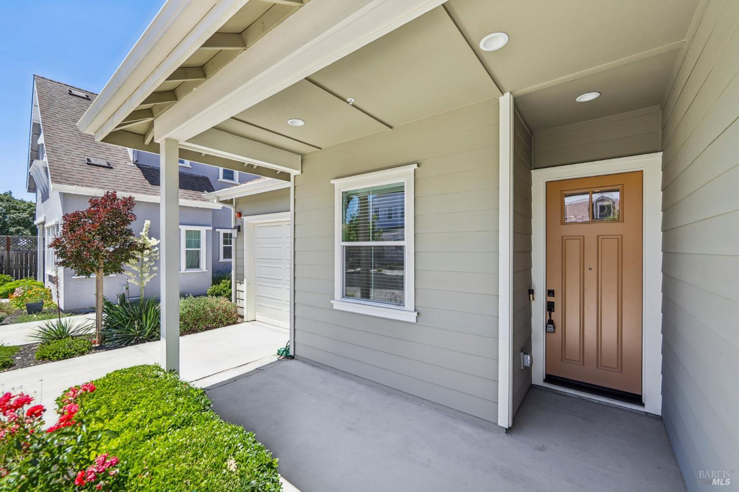 Detail Gallery Image 2 of 29 For 1737 Linden Ln, Santa Rosa,  CA 95404 - 3 Beds | 2/1 Baths