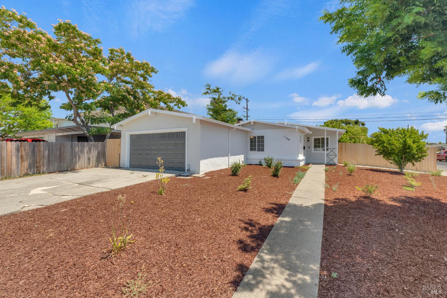 Detail Gallery Image 2 of 28 For 1700 Fillmore St, Fairfield,  CA 94533 - 3 Beds | 2 Baths