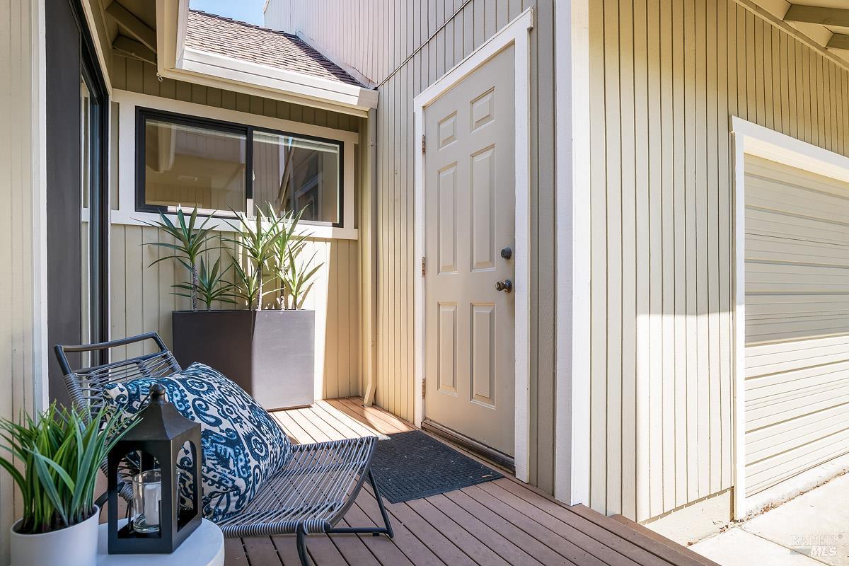 Detail Gallery Image 7 of 29 For 1473 Capri Ave, Petaluma,  CA 94954 - 3 Beds | 2 Baths