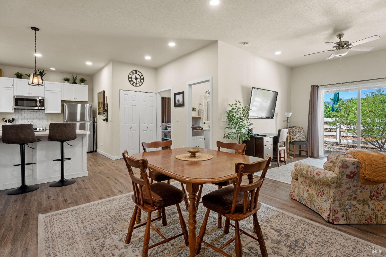 Detail Gallery Image 24 of 53 For 2650 Old River Rd, Ukiah,  CA 95482 - 2 Beds | 2 Baths