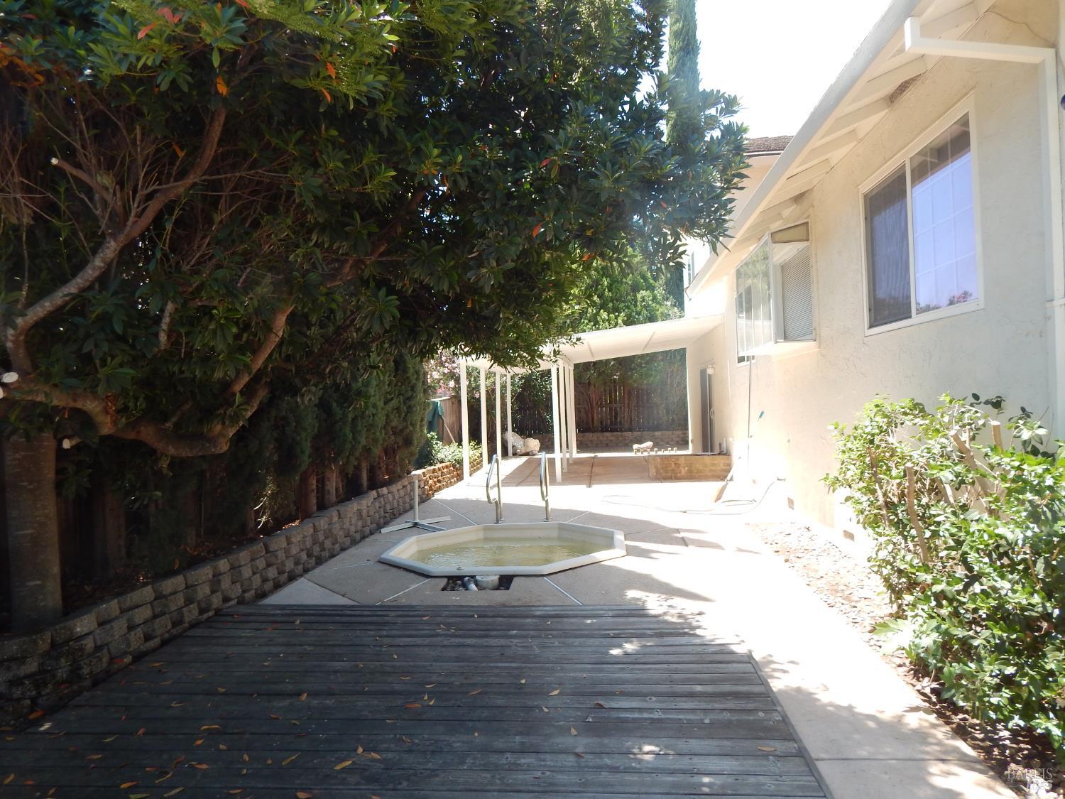 Detail Gallery Image 31 of 59 For 400 Seville Pl, Vacaville,  CA 95688 - 4 Beds | 2/1 Baths