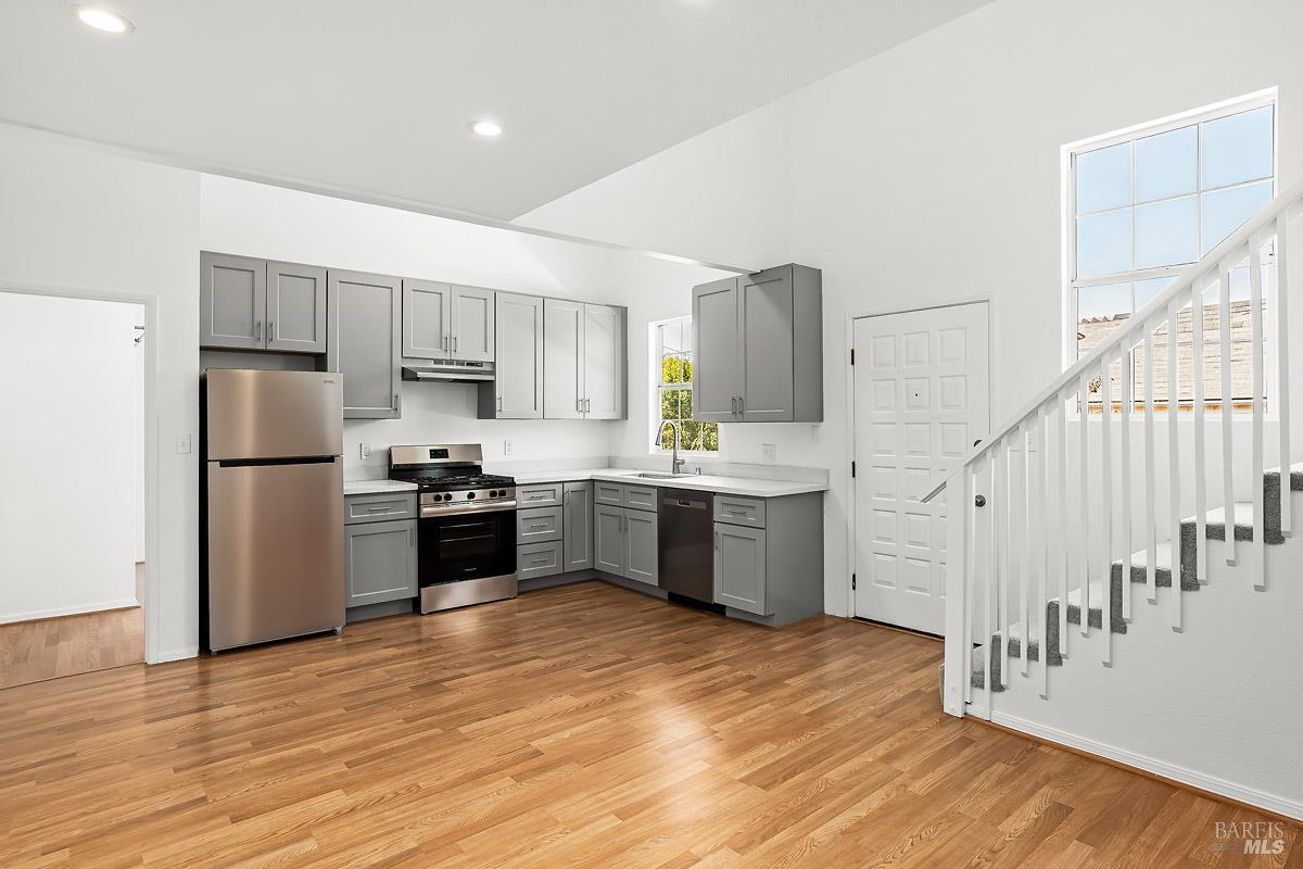 Detail Gallery Image 25 of 37 For 523 B St, San Rafael,  CA 94901 - 7 Beds | 4 Baths