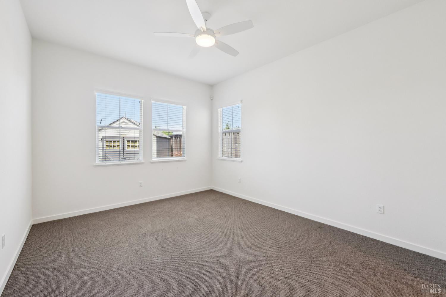 Detail Gallery Image 11 of 29 For 1737 Linden Ln, Santa Rosa,  CA 95404 - 3 Beds | 2/1 Baths