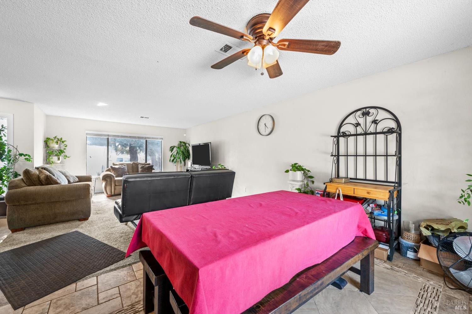 Detail Gallery Image 13 of 31 For 320 Serrano Ct, Fairfield,  CA 94533 - 4 Beds | 2 Baths