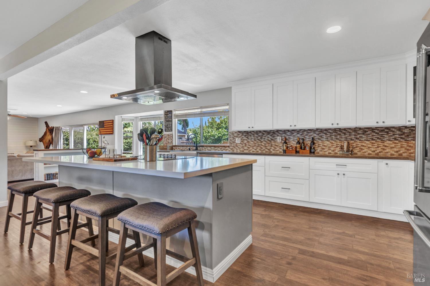Detail Gallery Image 12 of 42 For 179 N Alamo Dr, Vacaville,  CA 95688 - 3 Beds | 2/1 Baths