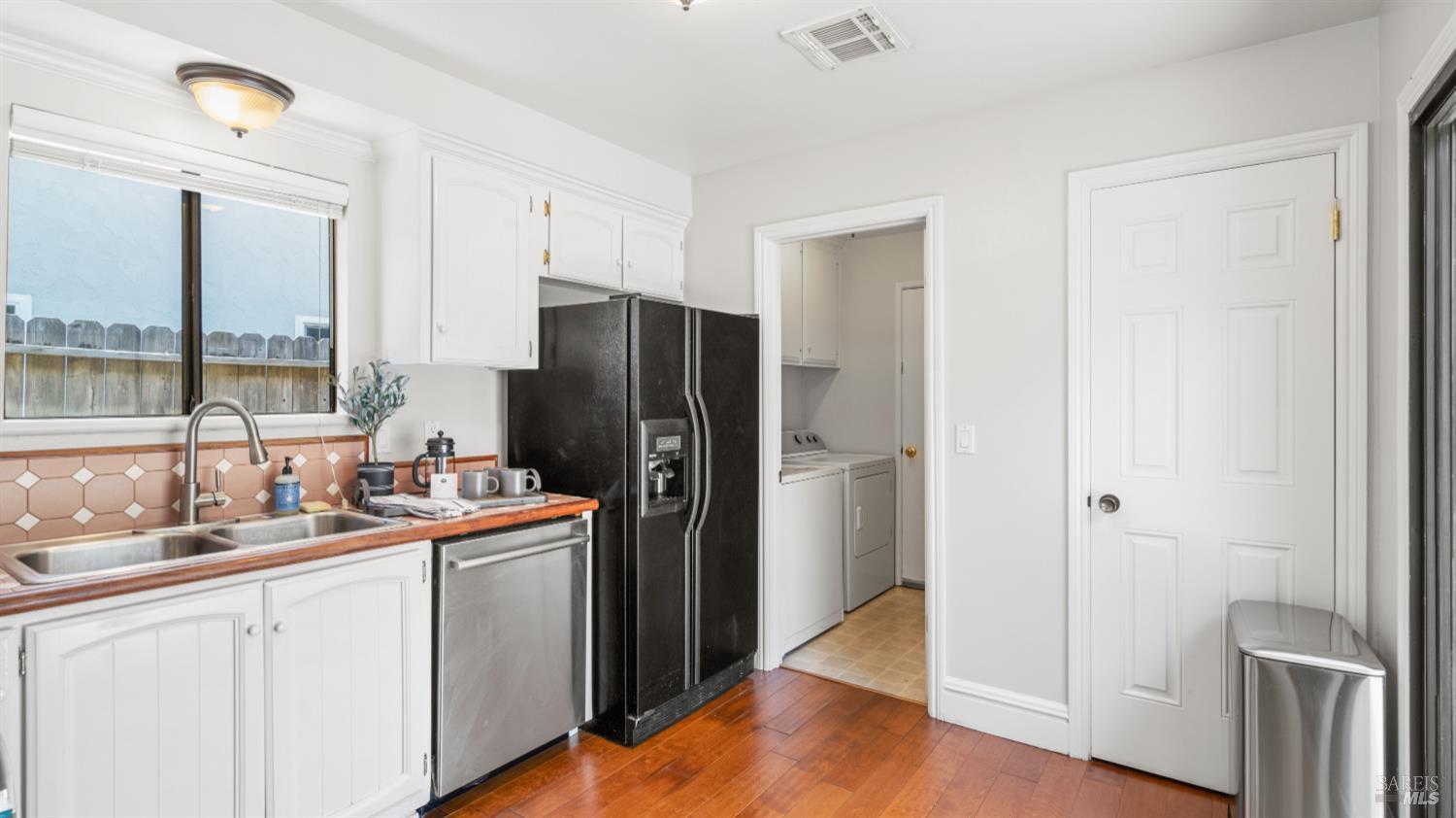 Detail Gallery Image 12 of 34 For 467 San Marin Dr, Novato,  CA 94945 - 2 Beds | 1 Baths
