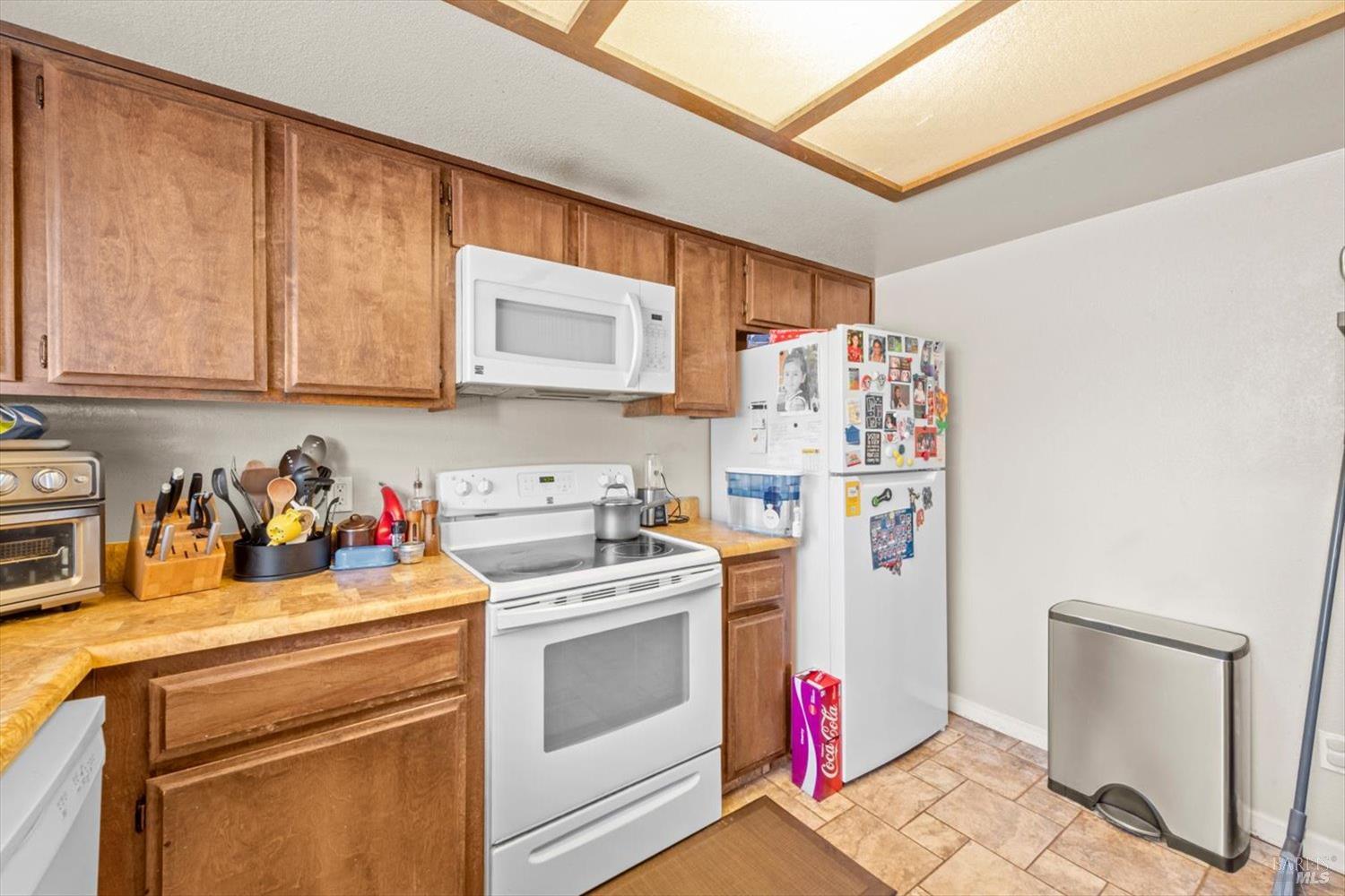 Detail Gallery Image 16 of 31 For 320 Serrano Ct, Fairfield,  CA 94533 - 4 Beds | 2 Baths