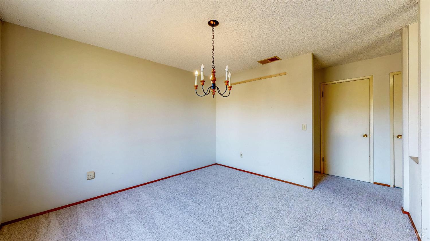 Detail Gallery Image 12 of 50 For 626 Ely Blvd, Petaluma,  CA 94954 - 3 Beds | 2 Baths