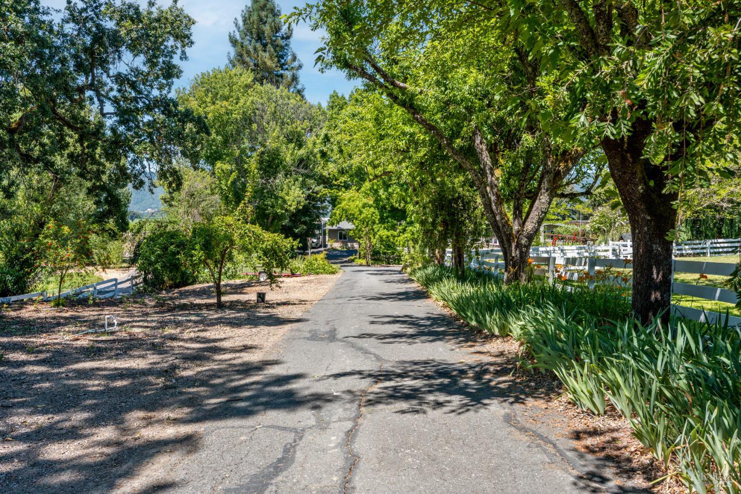 Detail Gallery Image 28 of 53 For 2650 Old River Rd, Ukiah,  CA 95482 - 2 Beds | 2 Baths