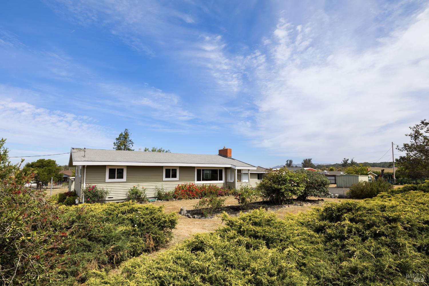 Detail Gallery Image 2 of 40 For 8455 Brand Ln, Penngrove,  CA 94951 - 3 Beds | 2 Baths