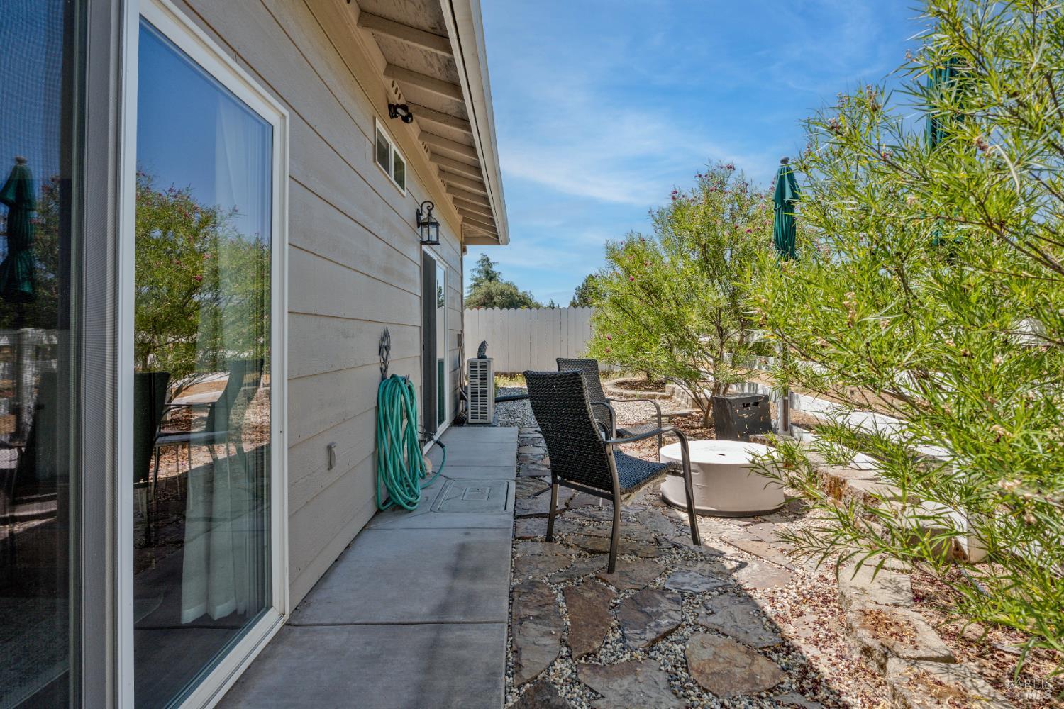 Detail Gallery Image 27 of 53 For 2650 Old River Rd, Ukiah,  CA 95482 - 2 Beds | 2 Baths