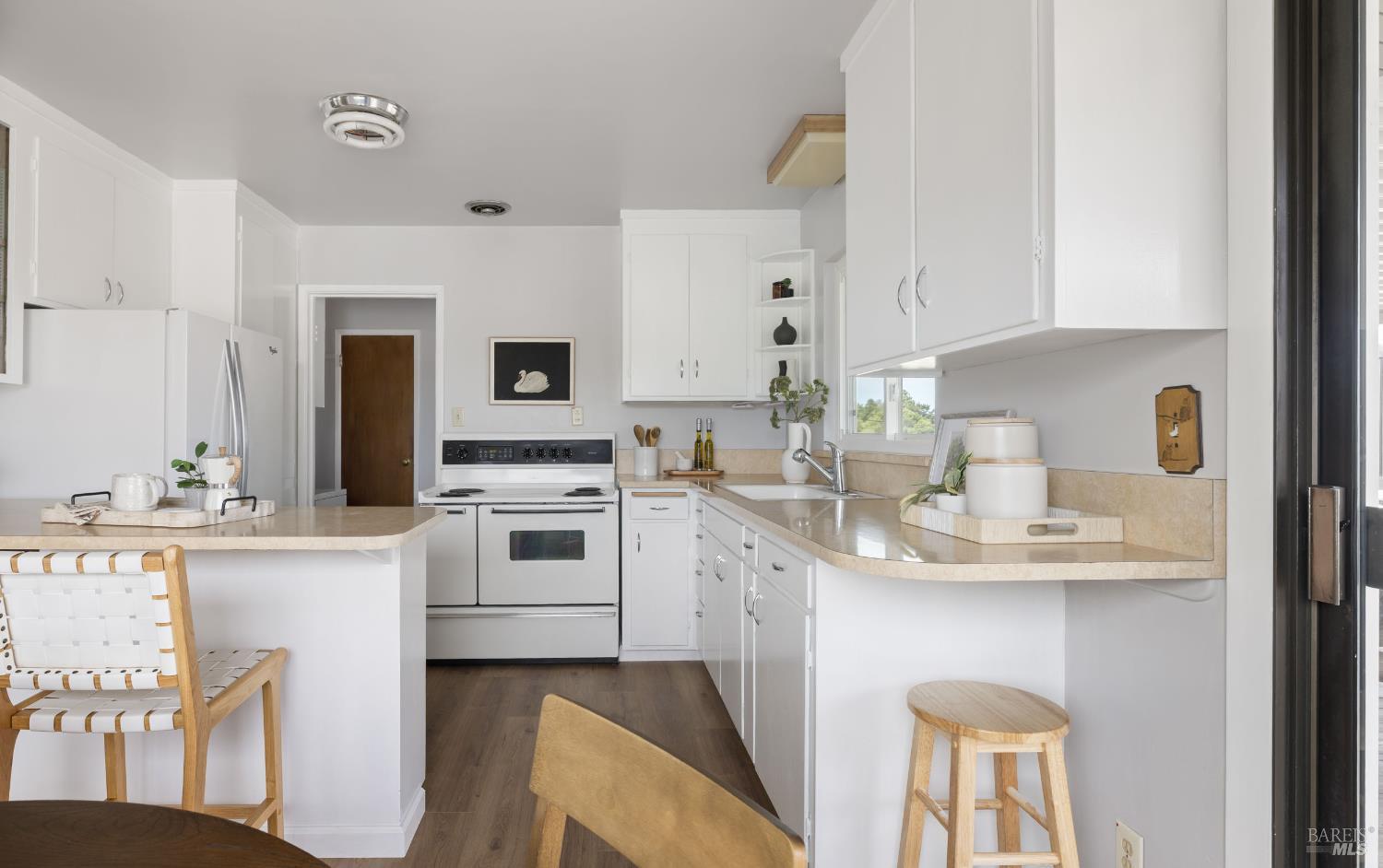 Detail Gallery Image 12 of 40 For 8455 Brand Ln, Penngrove,  CA 94951 - 3 Beds | 2 Baths