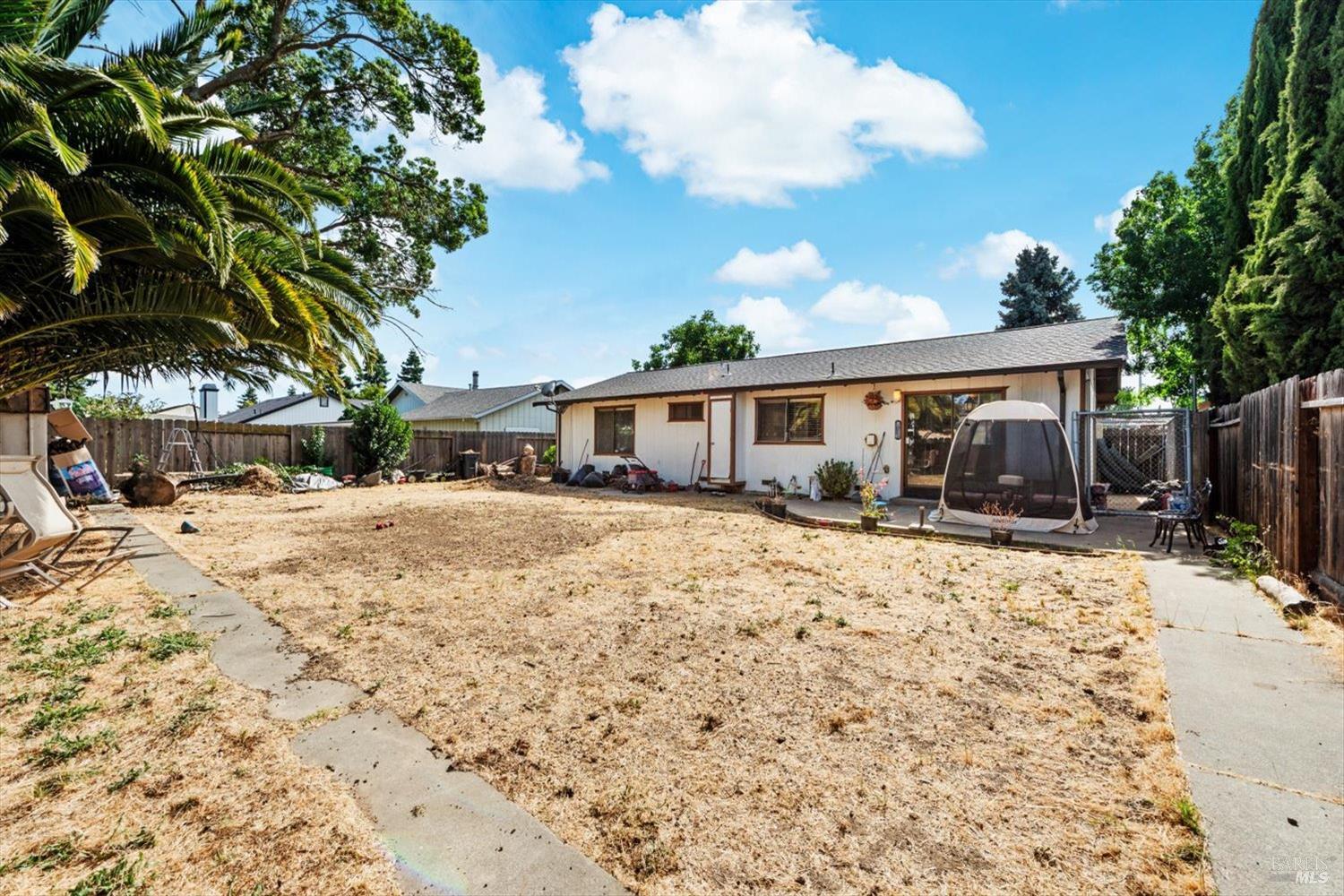 Detail Gallery Image 29 of 31 For 320 Serrano Ct, Fairfield,  CA 94533 - 4 Beds | 2 Baths