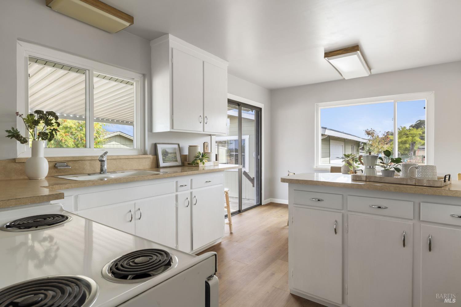 Detail Gallery Image 13 of 40 For 8455 Brand Ln, Penngrove,  CA 94951 - 3 Beds | 2 Baths