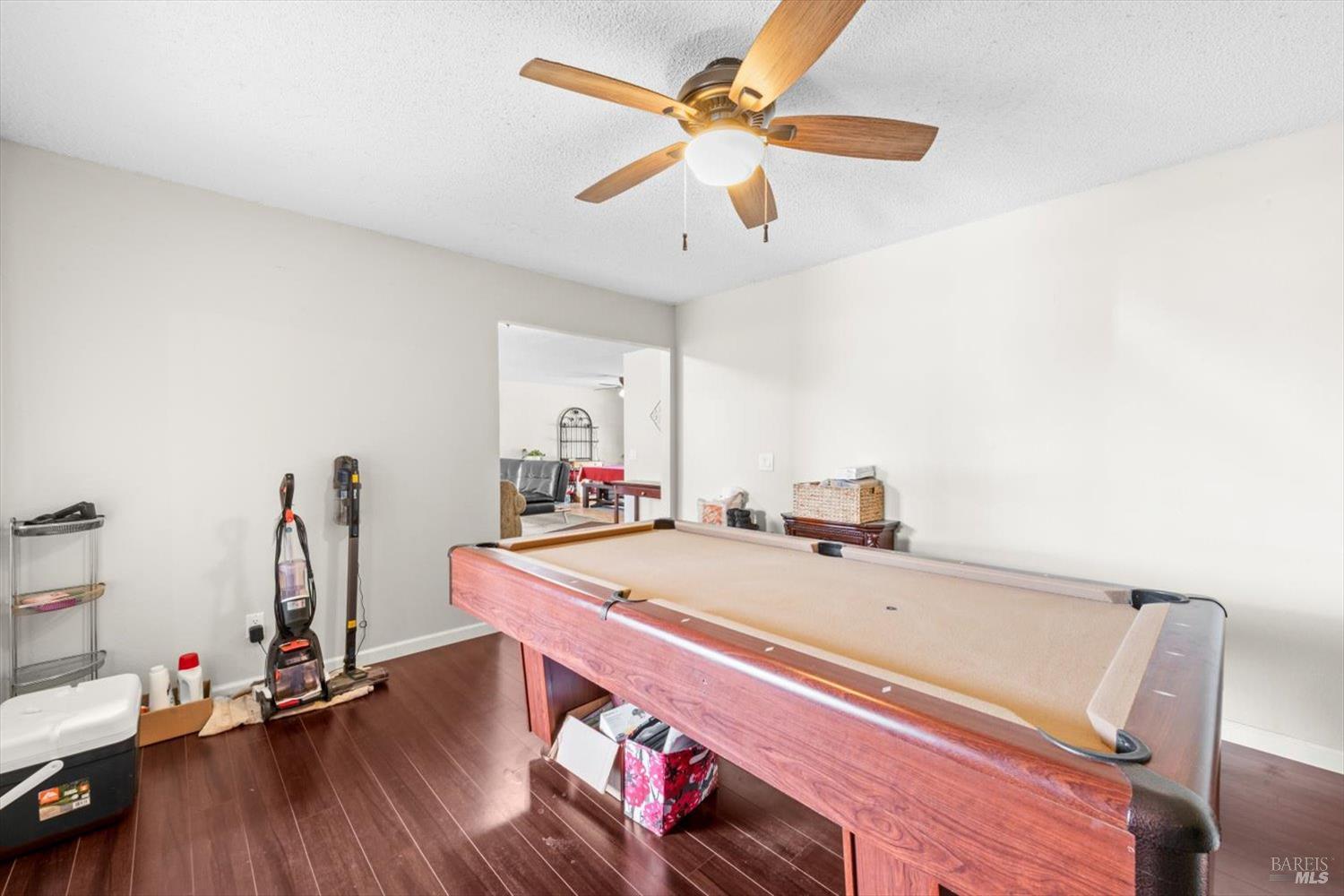 Detail Gallery Image 9 of 31 For 320 Serrano Ct, Fairfield,  CA 94533 - 4 Beds | 2 Baths