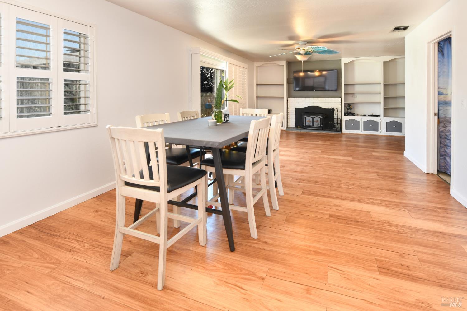 Detail Gallery Image 12 of 44 For 2098 Strauss Dr, Fairfield,  CA 94533 - 4 Beds | 2/1 Baths