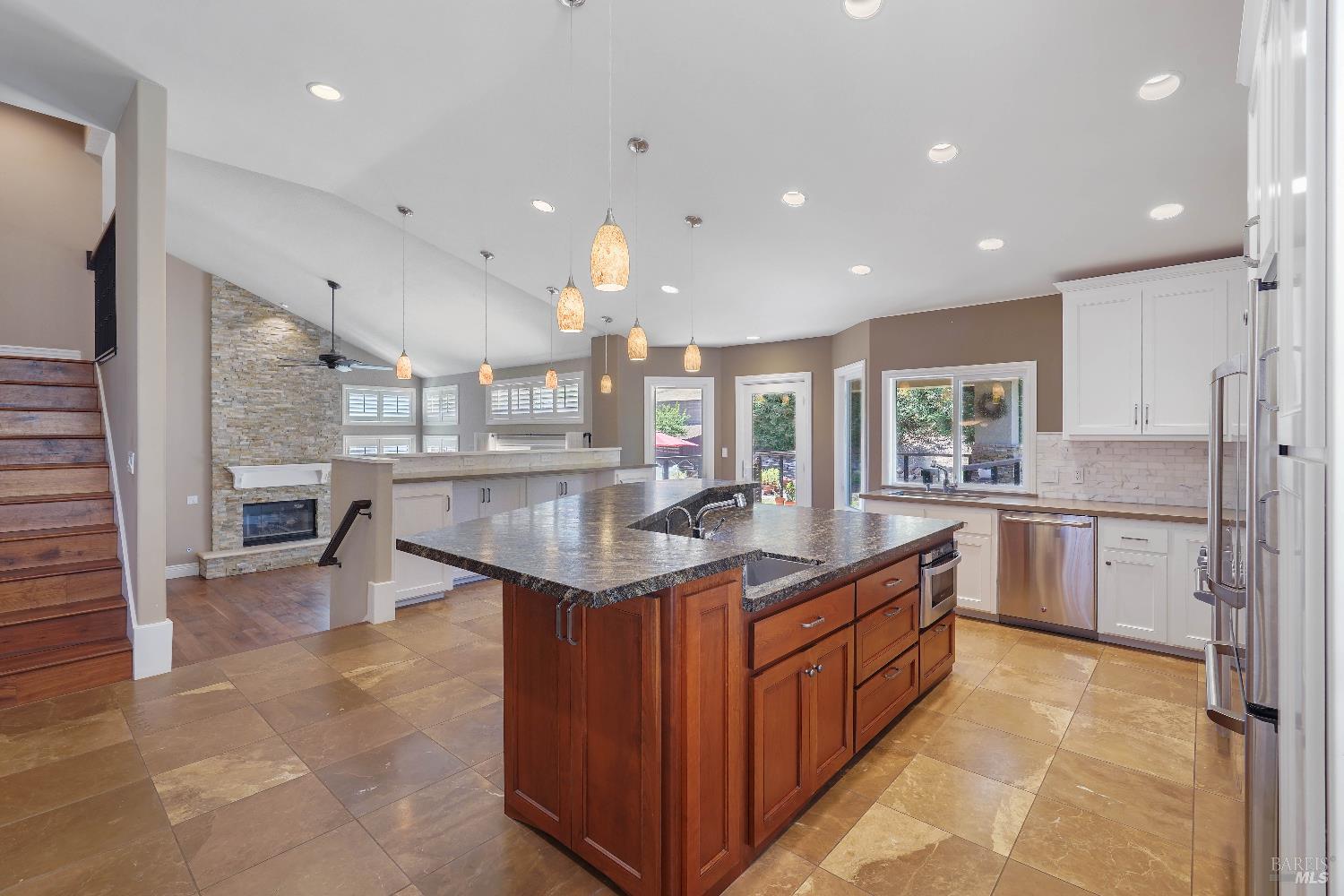 Detail Gallery Image 17 of 87 For 243 Lone Oak Dr, Vacaville,  CA 95688 - 4 Beds | 3 Baths