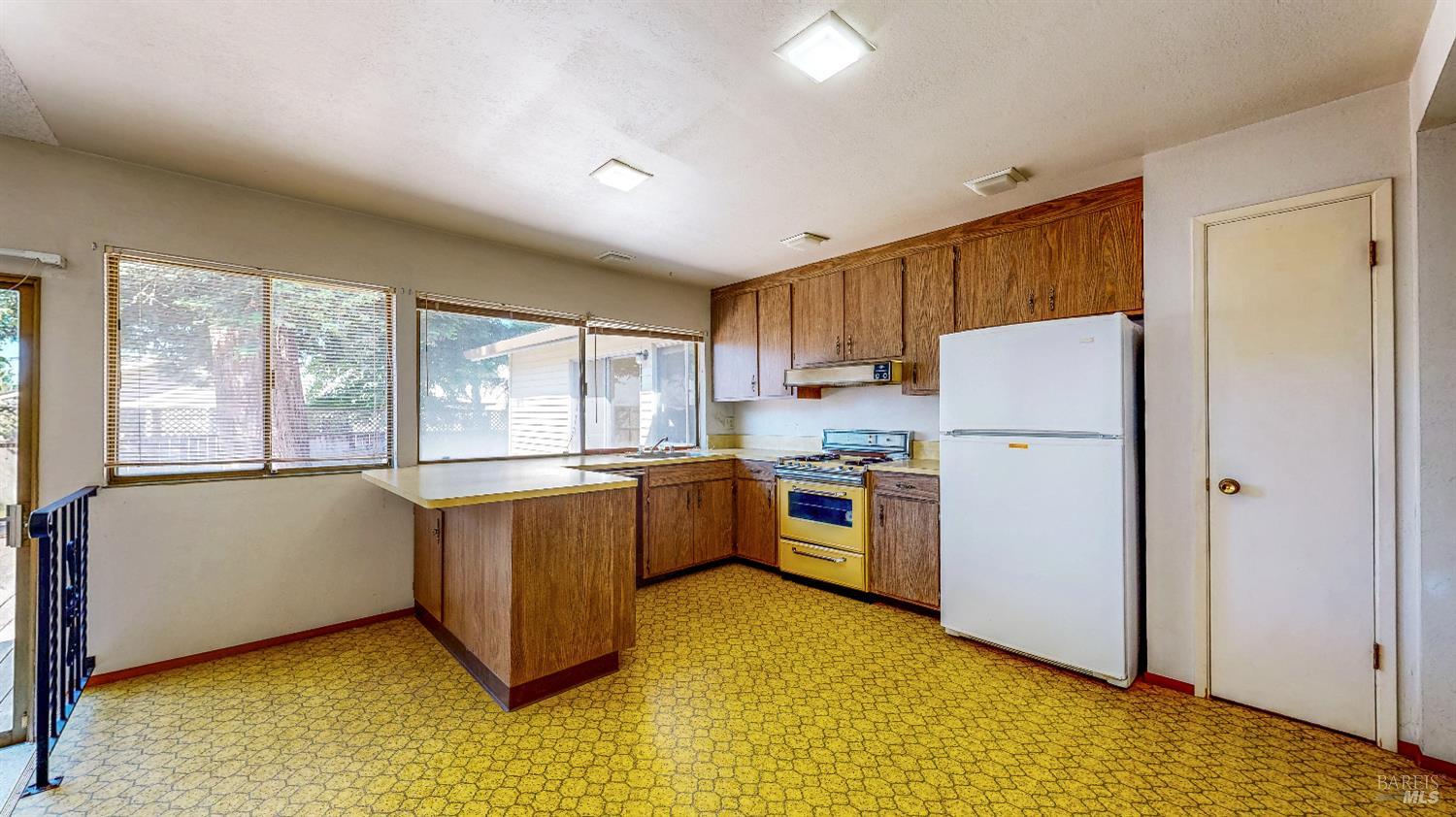 Detail Gallery Image 19 of 50 For 626 Ely Blvd, Petaluma,  CA 94954 - 3 Beds | 2 Baths